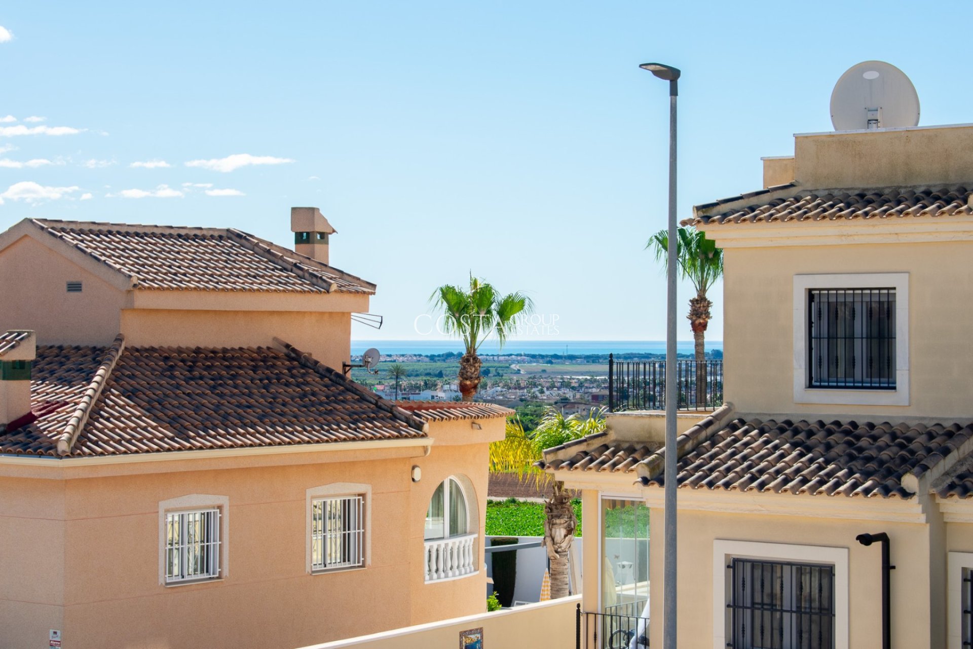 Resale - Villa -
Ciudad Quesada - Urbanizaciones