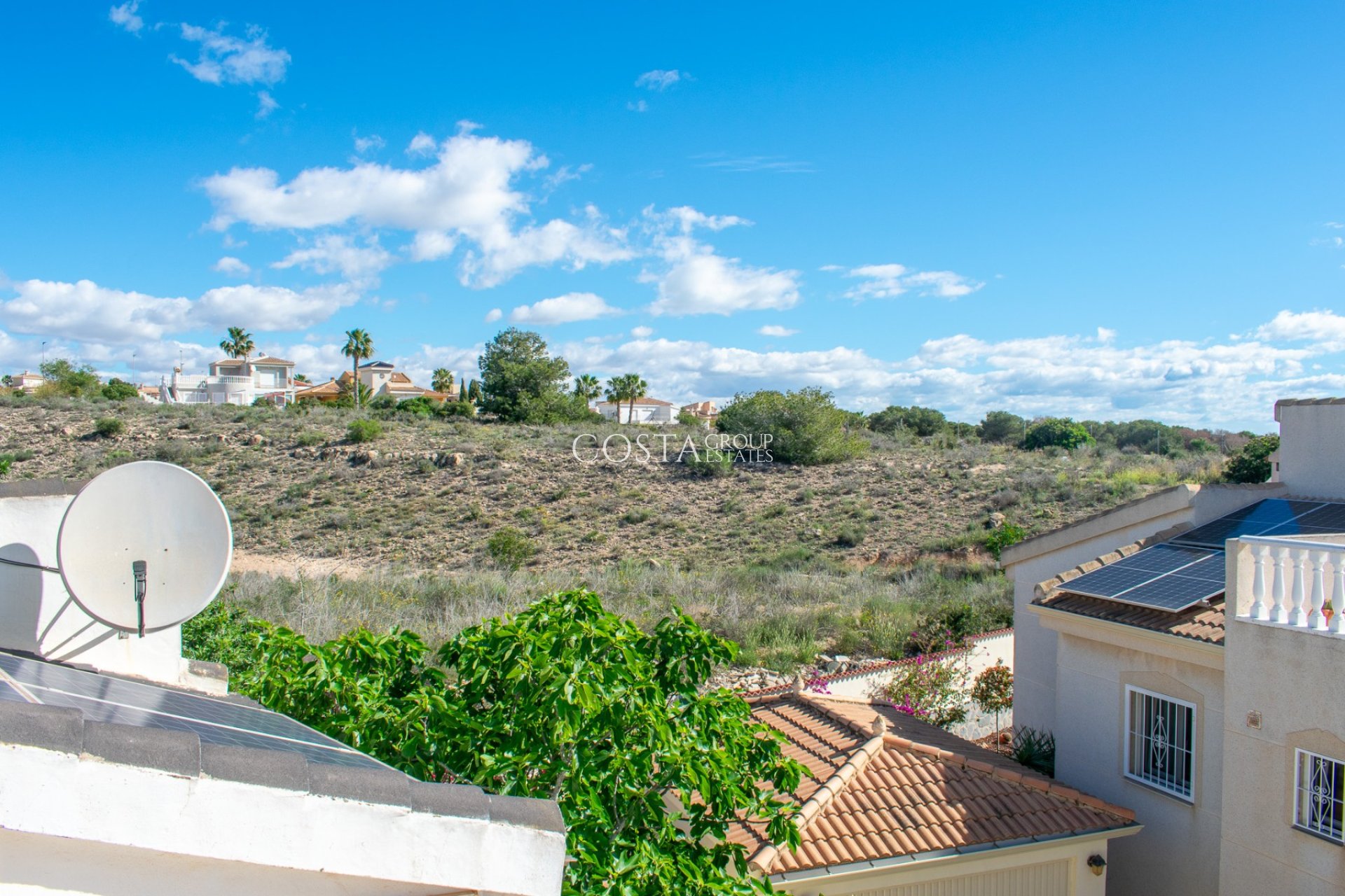 Resale - Villa -
Ciudad Quesada - Urbanizaciones