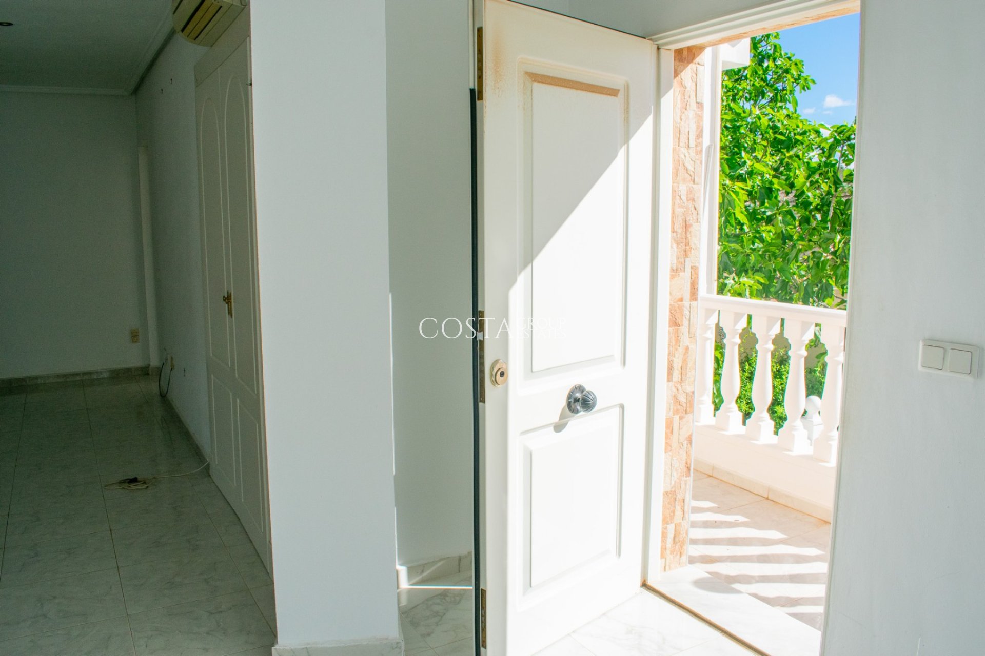 Resale - Villa -
Ciudad Quesada - Urbanizaciones