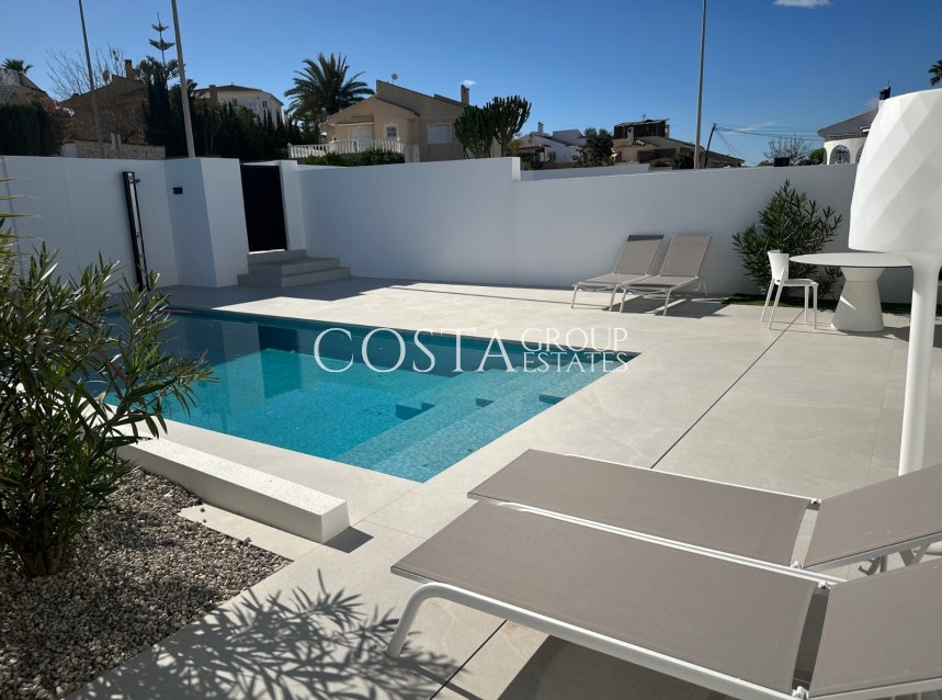 Resale - Villa -
Ciudad Quesada