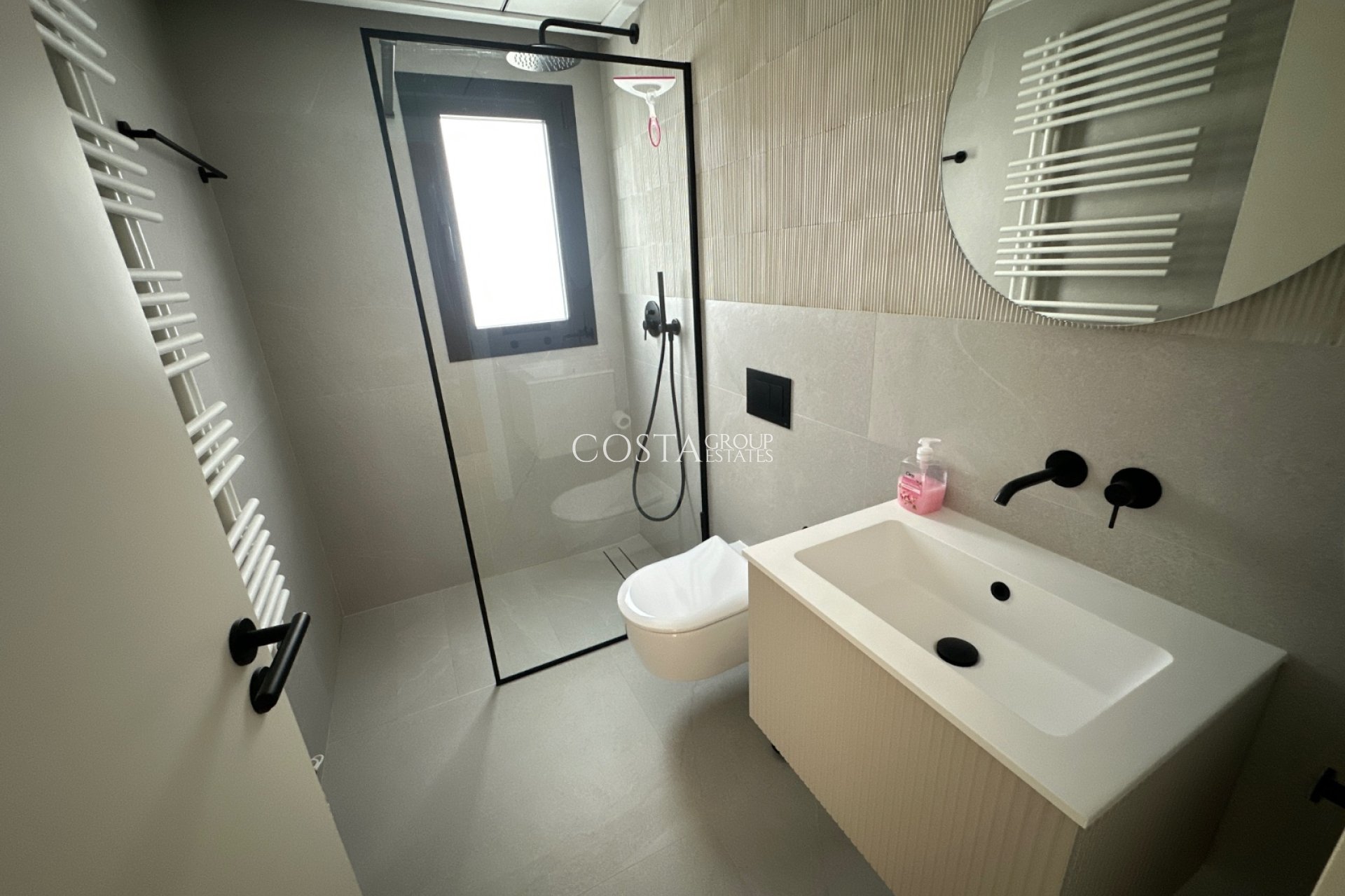 Resale - Villa -
Ciudad Quesada