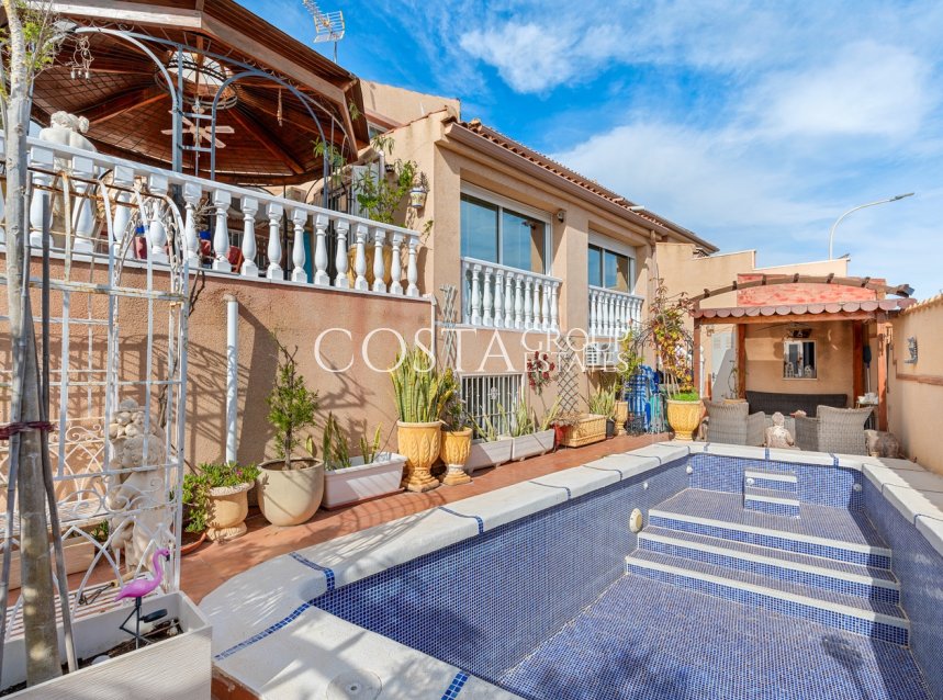 Resale - Villa -
Ciudad Quesada