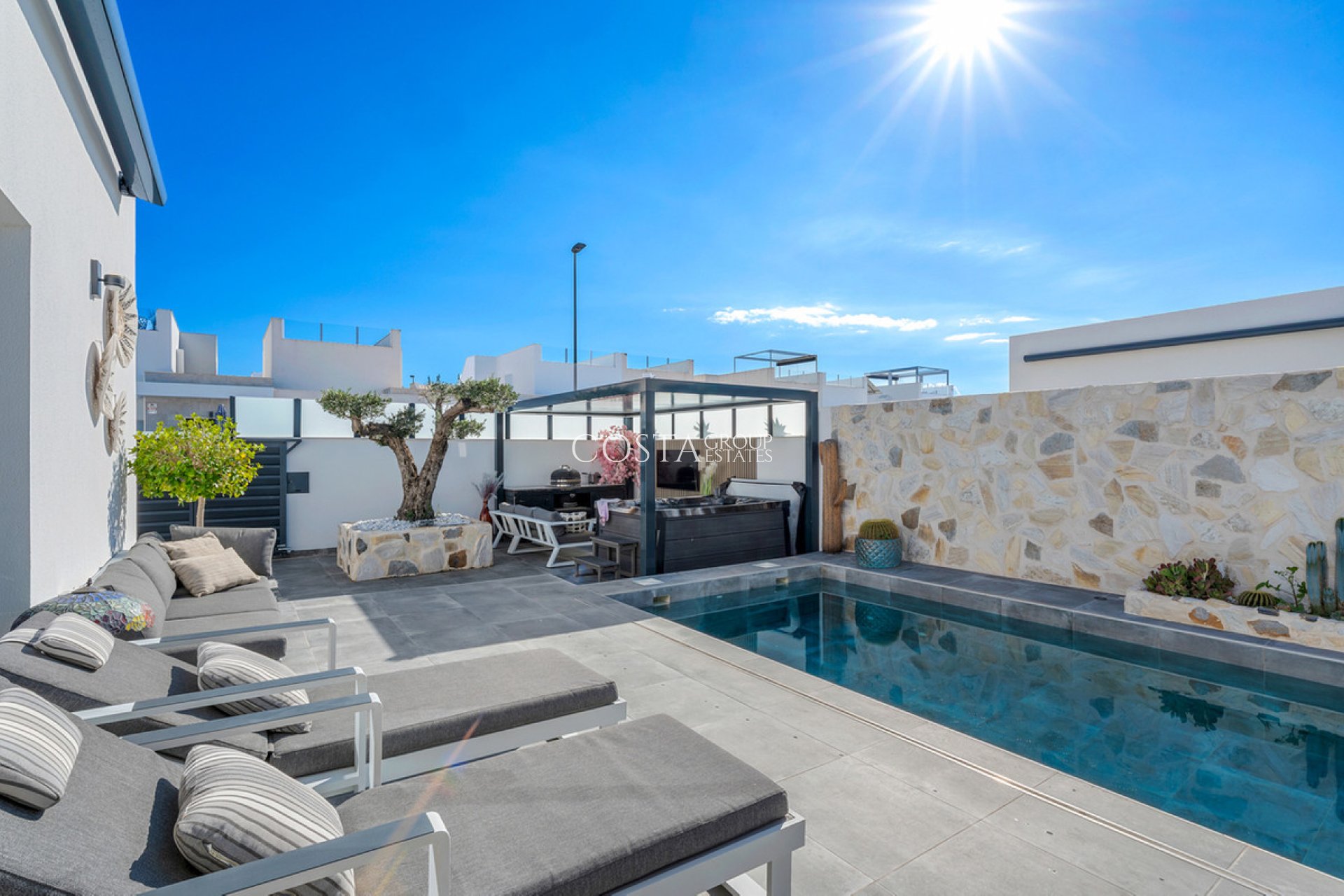 Resale - Villa -
Daya Nueva - Daya Nueva Centro