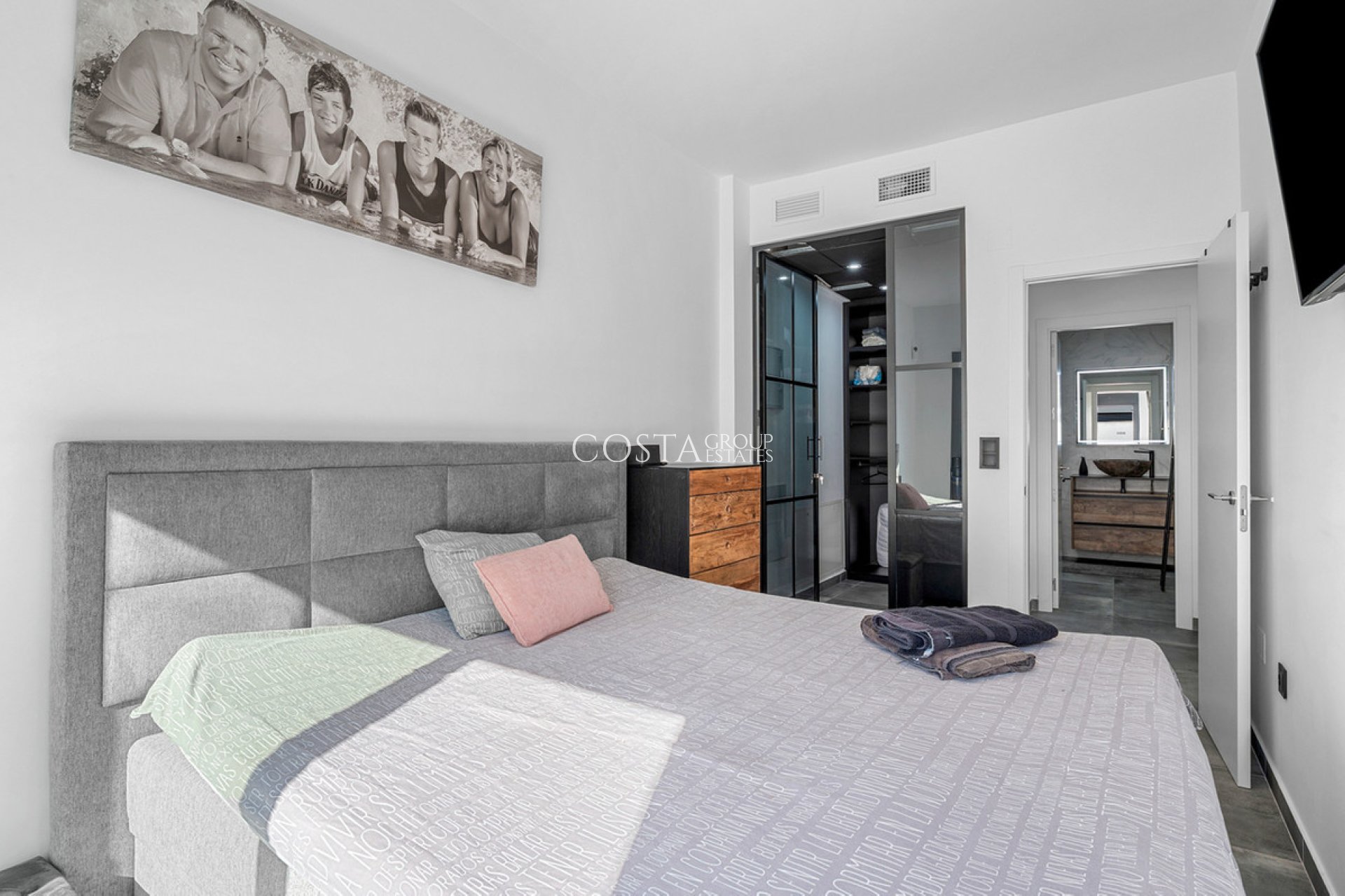 Resale - Villa -
Daya Nueva - Daya Nueva Centro