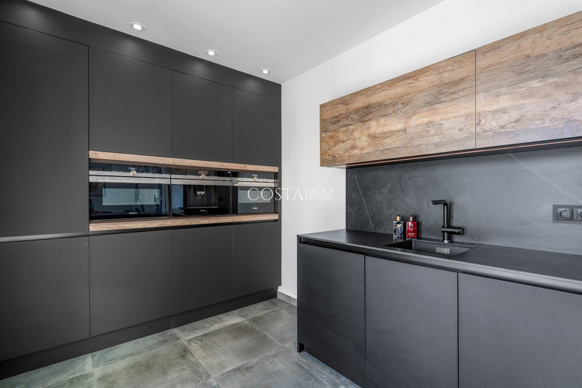 Resale - Villa -
Daya Nueva - Daya Nueva Centro