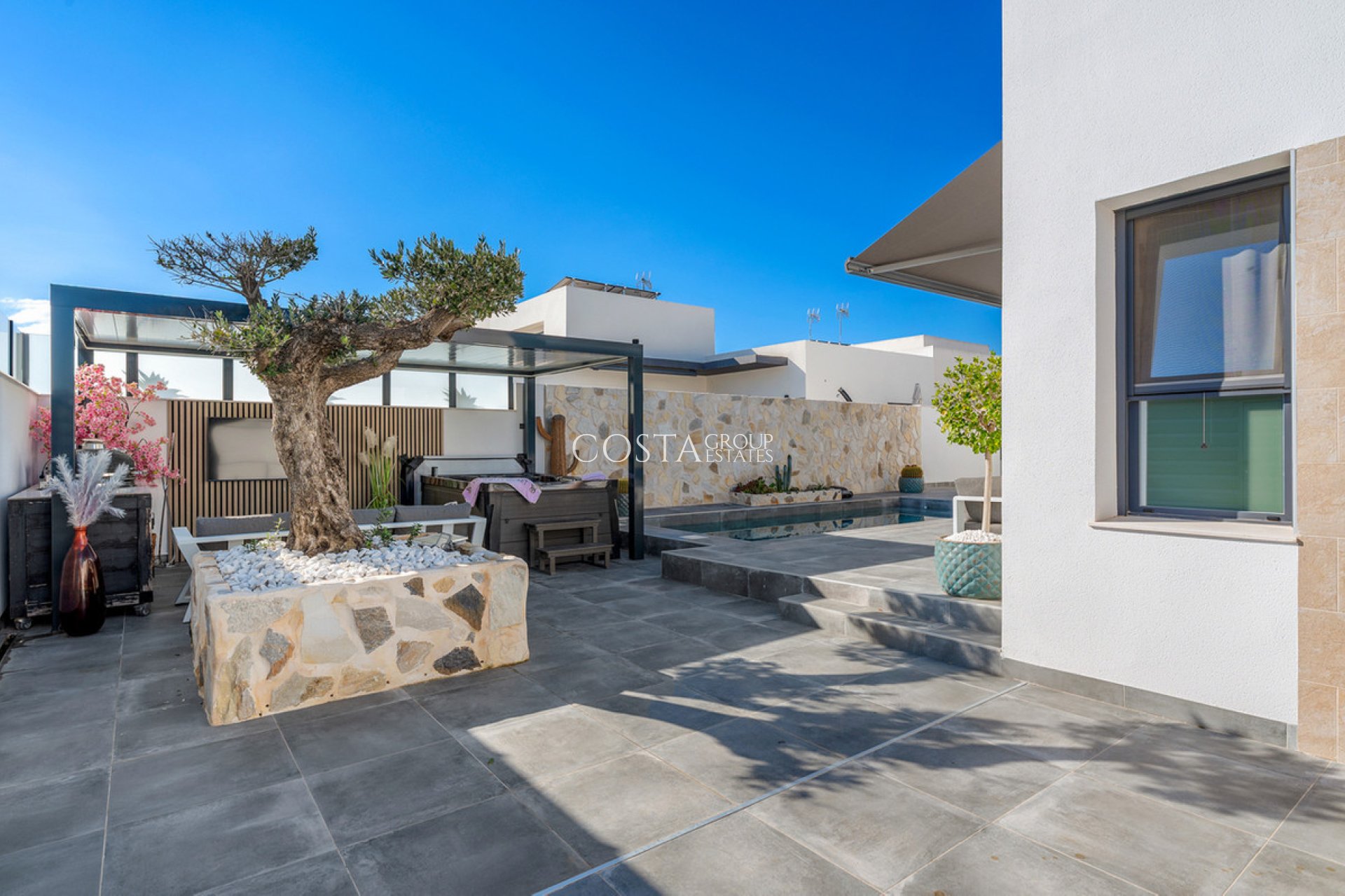 Resale - Villa -
Daya Nueva - Daya Nueva Centro