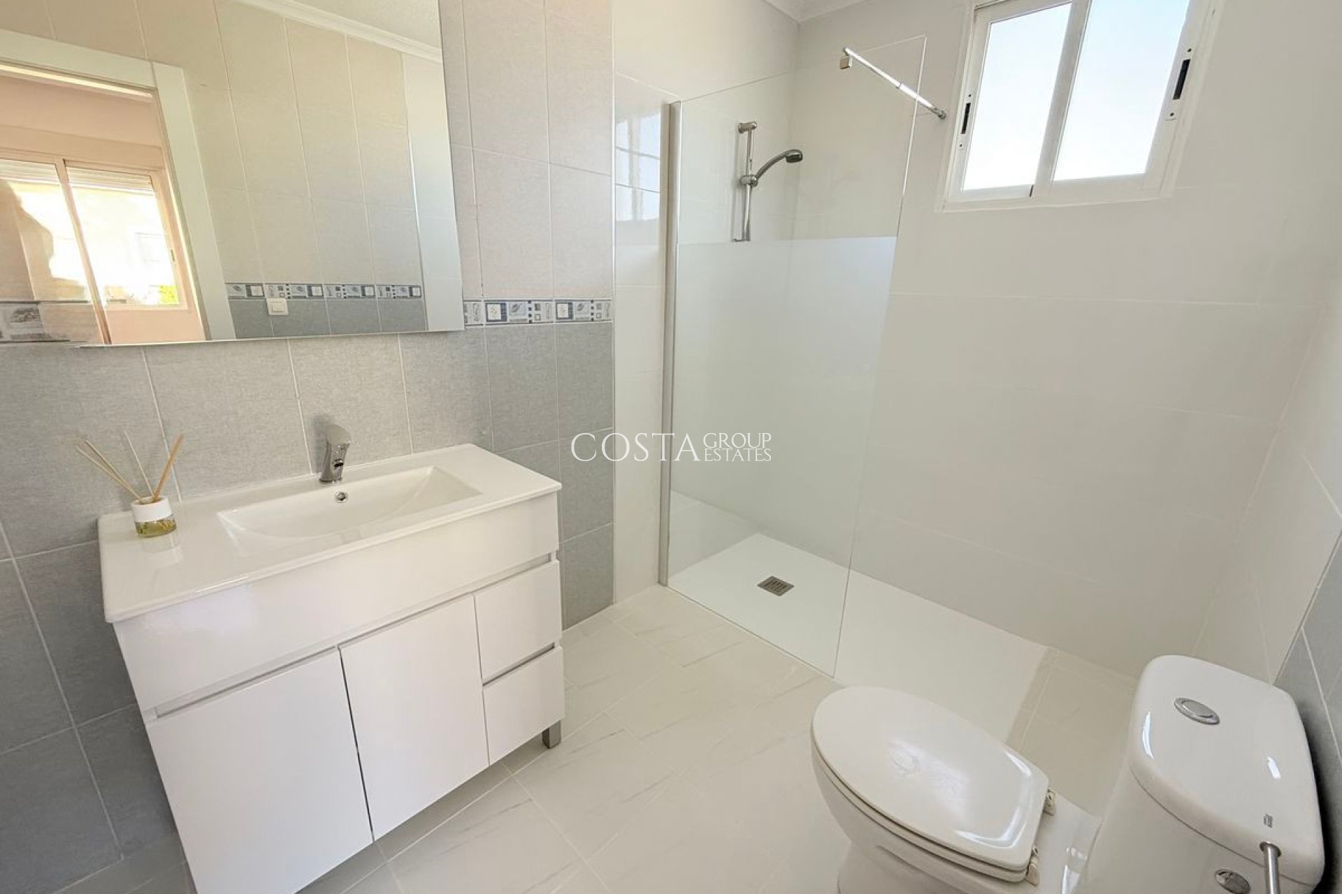 Resale - Villa -
Dolores - Dolores Centro