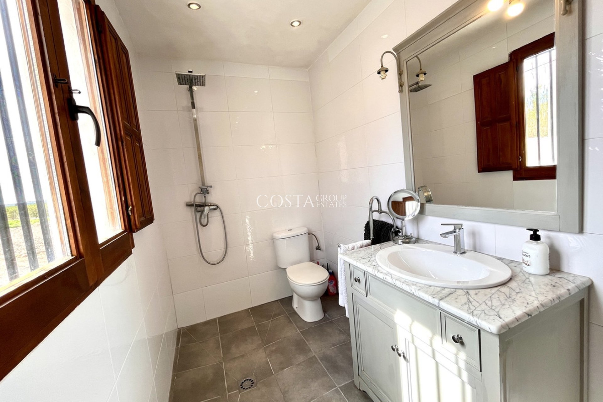 Resale - Villa -
Dolores - Dolores Centro