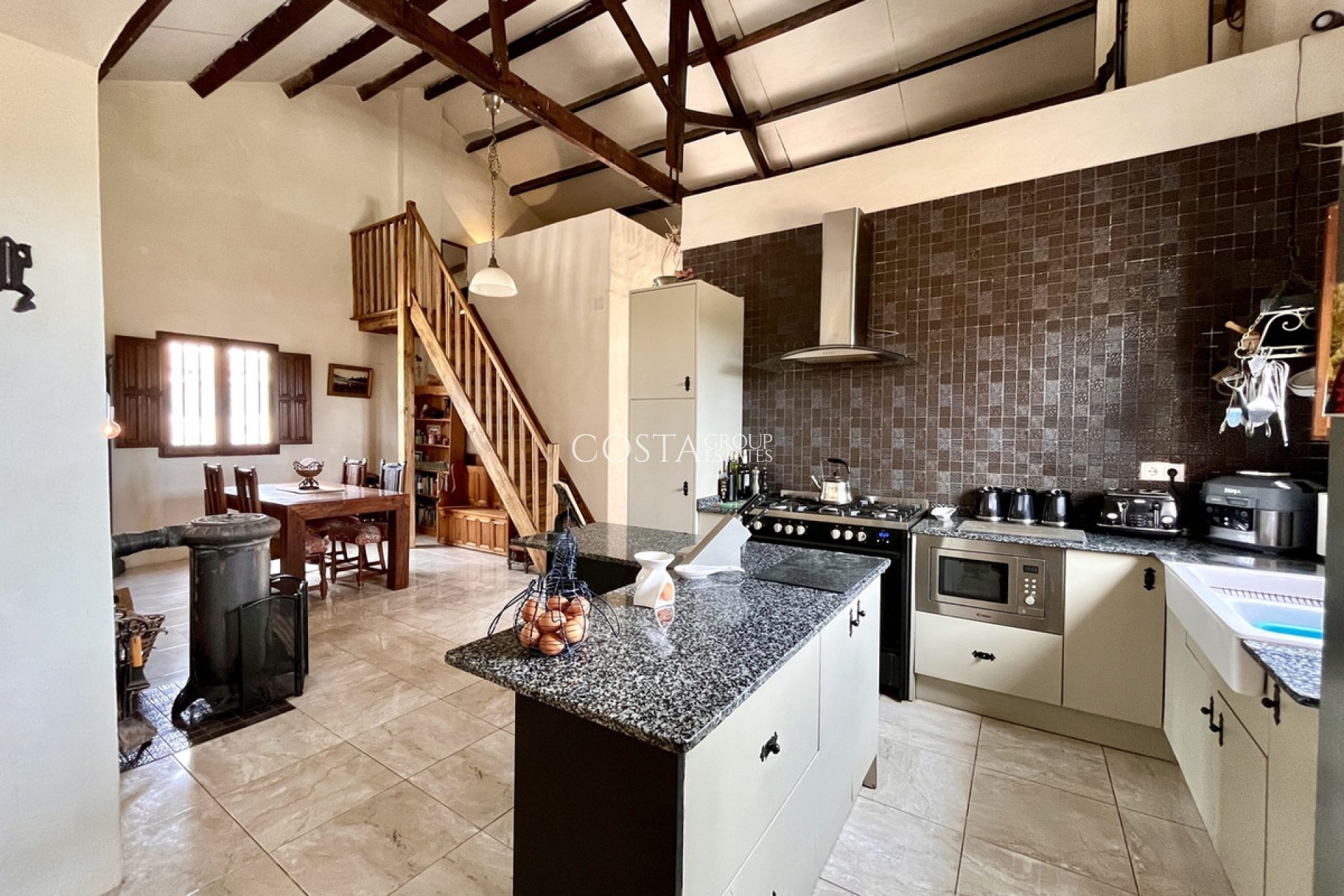 Resale - Villa -
Dolores - Dolores Centro