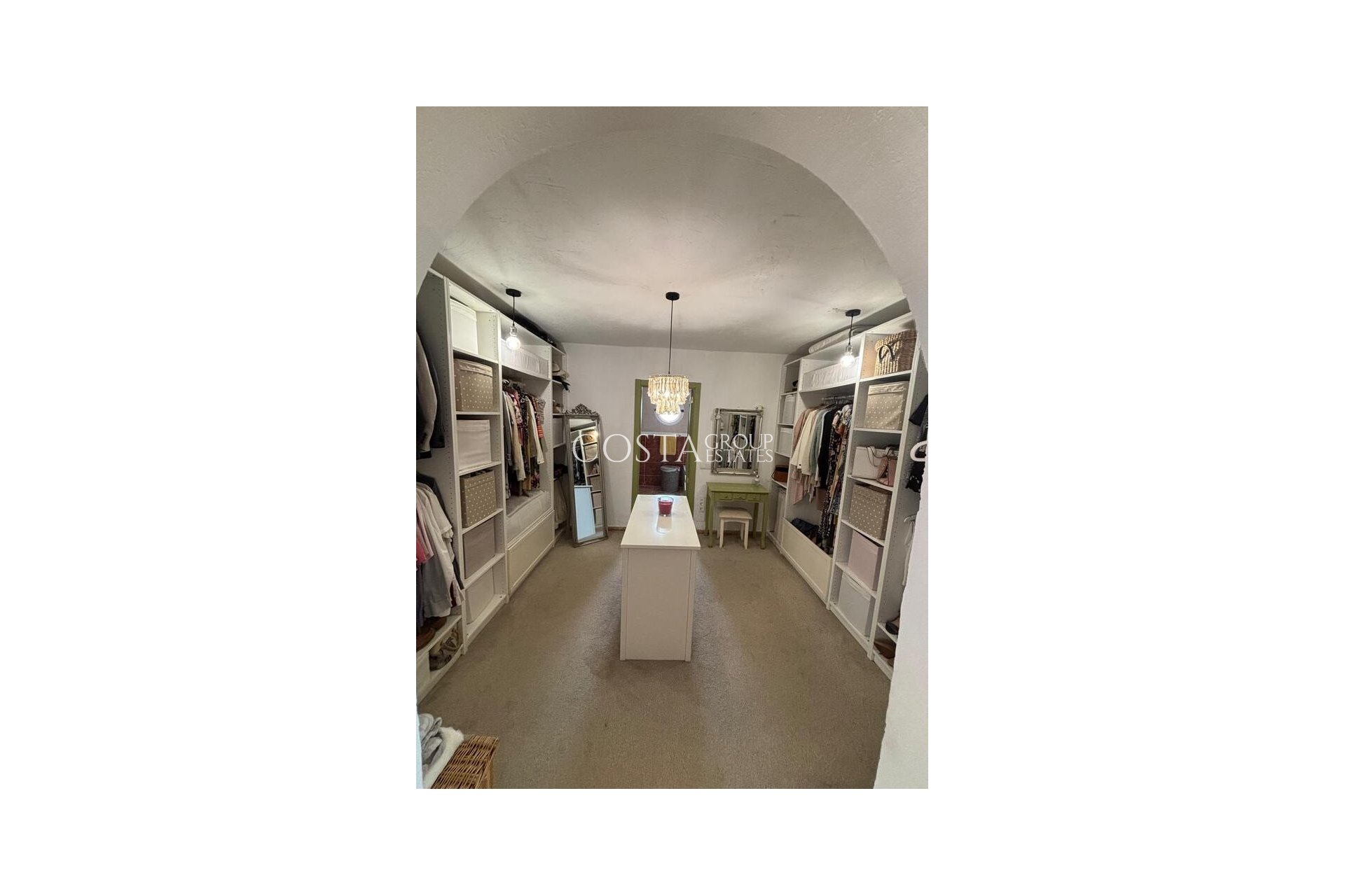 Resale - Villa -
Dolores - Dolores Centro