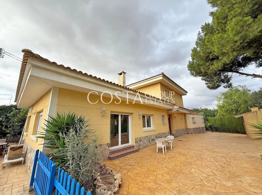 Resale - Villa -
Elda