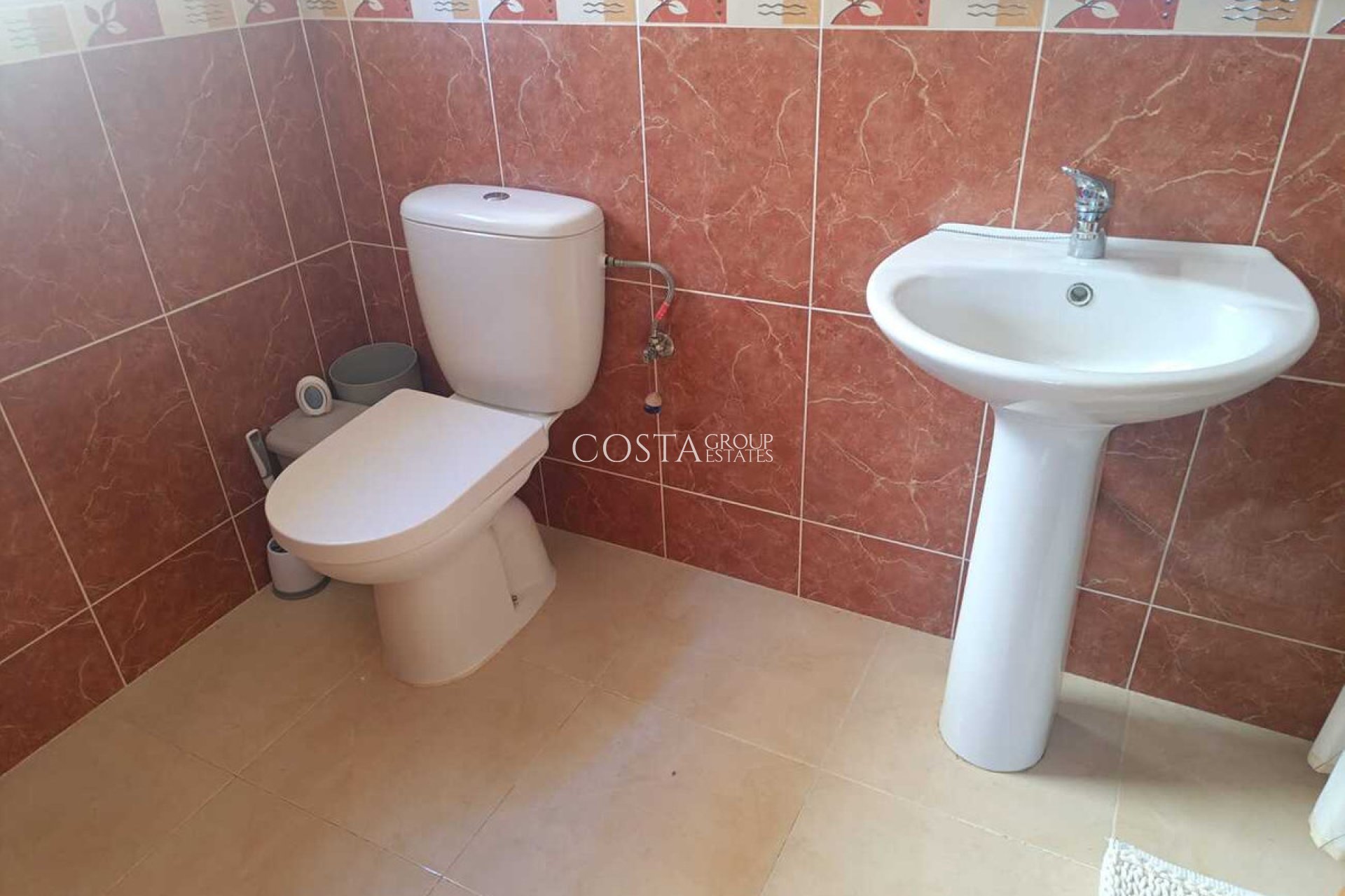 Resale - Villa -
Fortuna - El Reloj