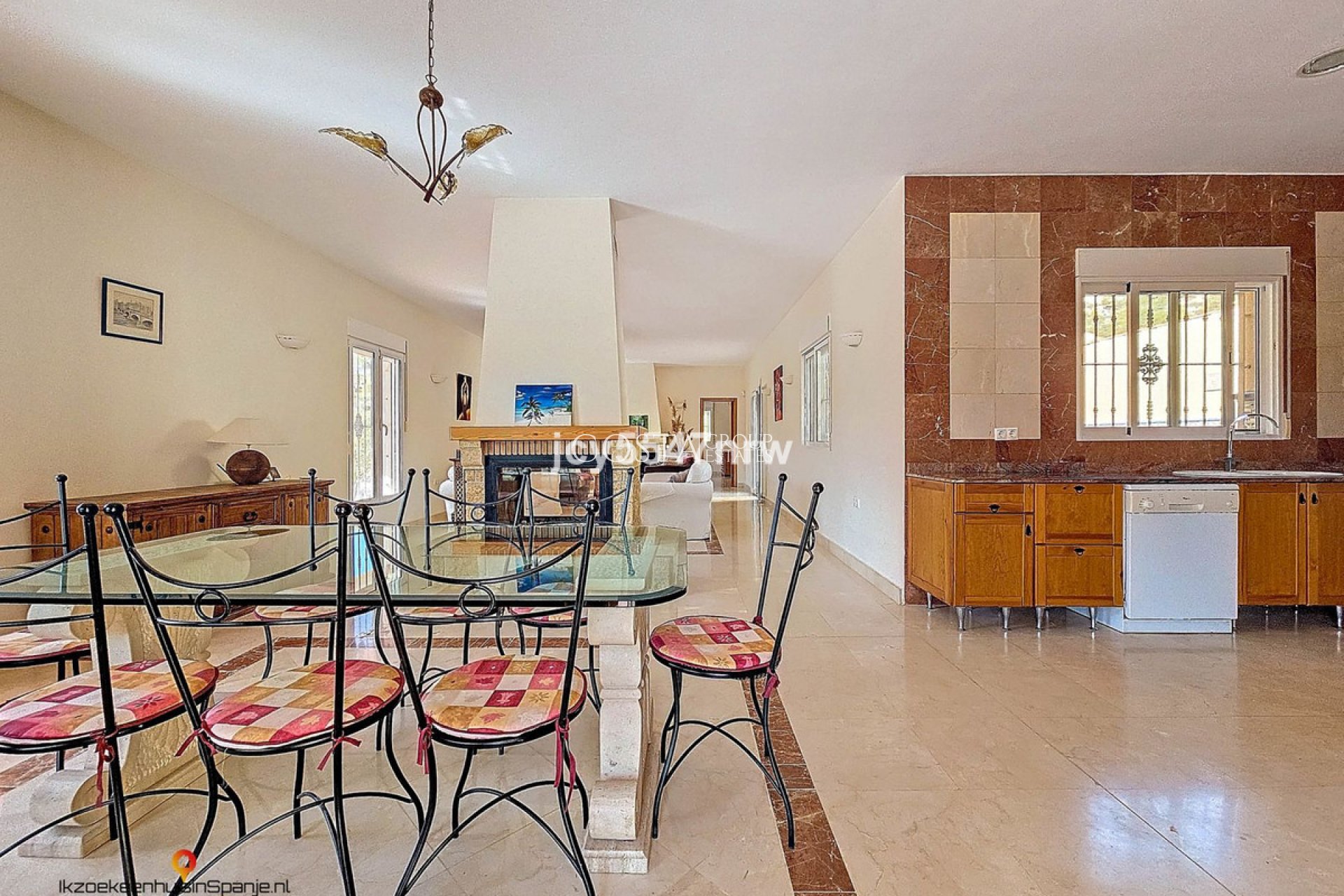 Resale - Villa -
Fortuna - Fortuna Centro