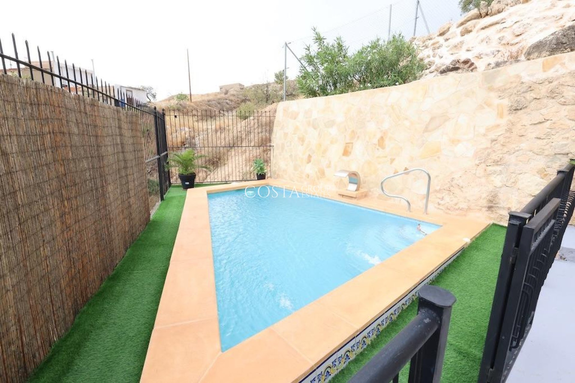 Resale - Villa -
Fortuna - La Garapacha