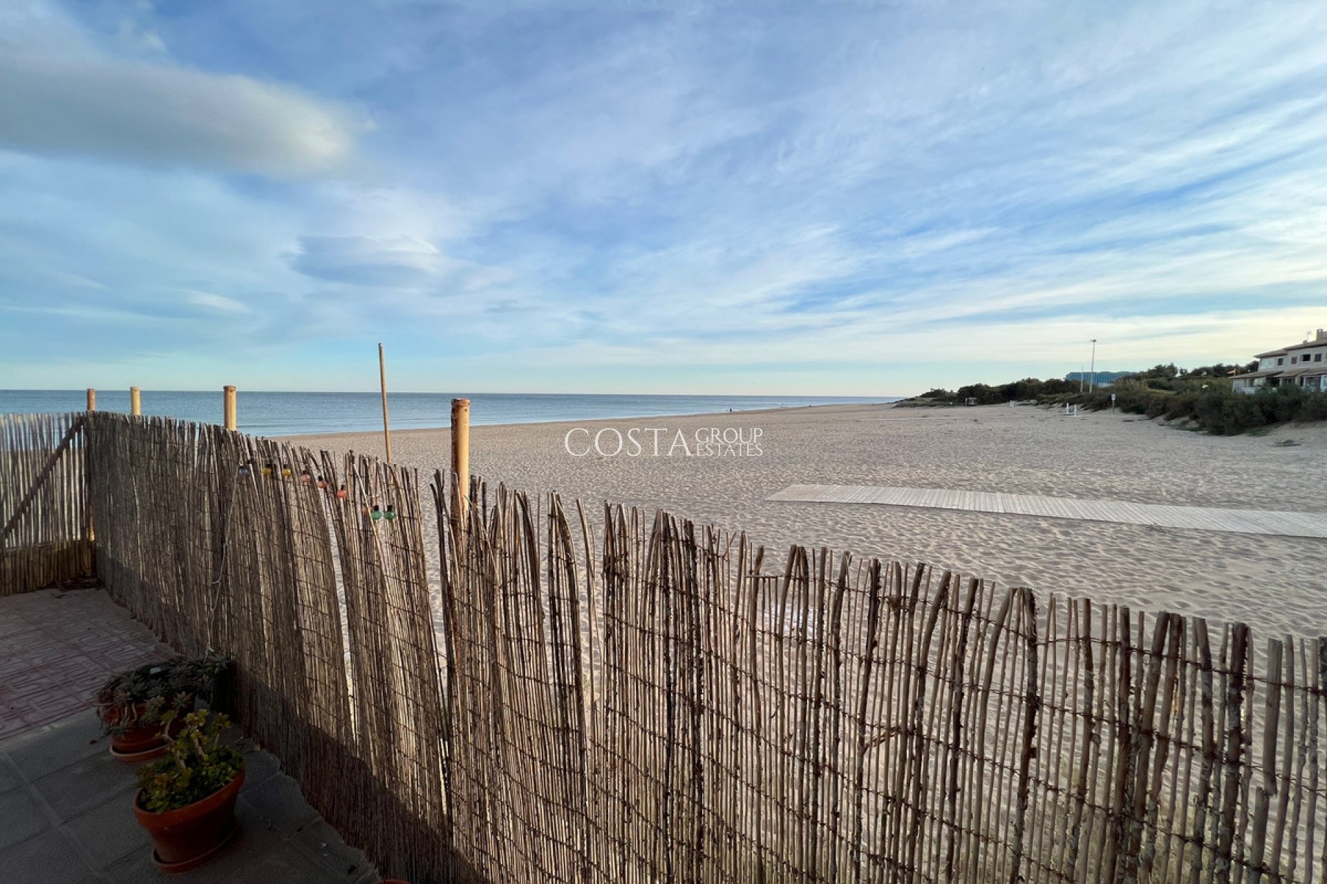 Resale - Villa -
Guardamar del Segura - Guardamar del Segura Centro