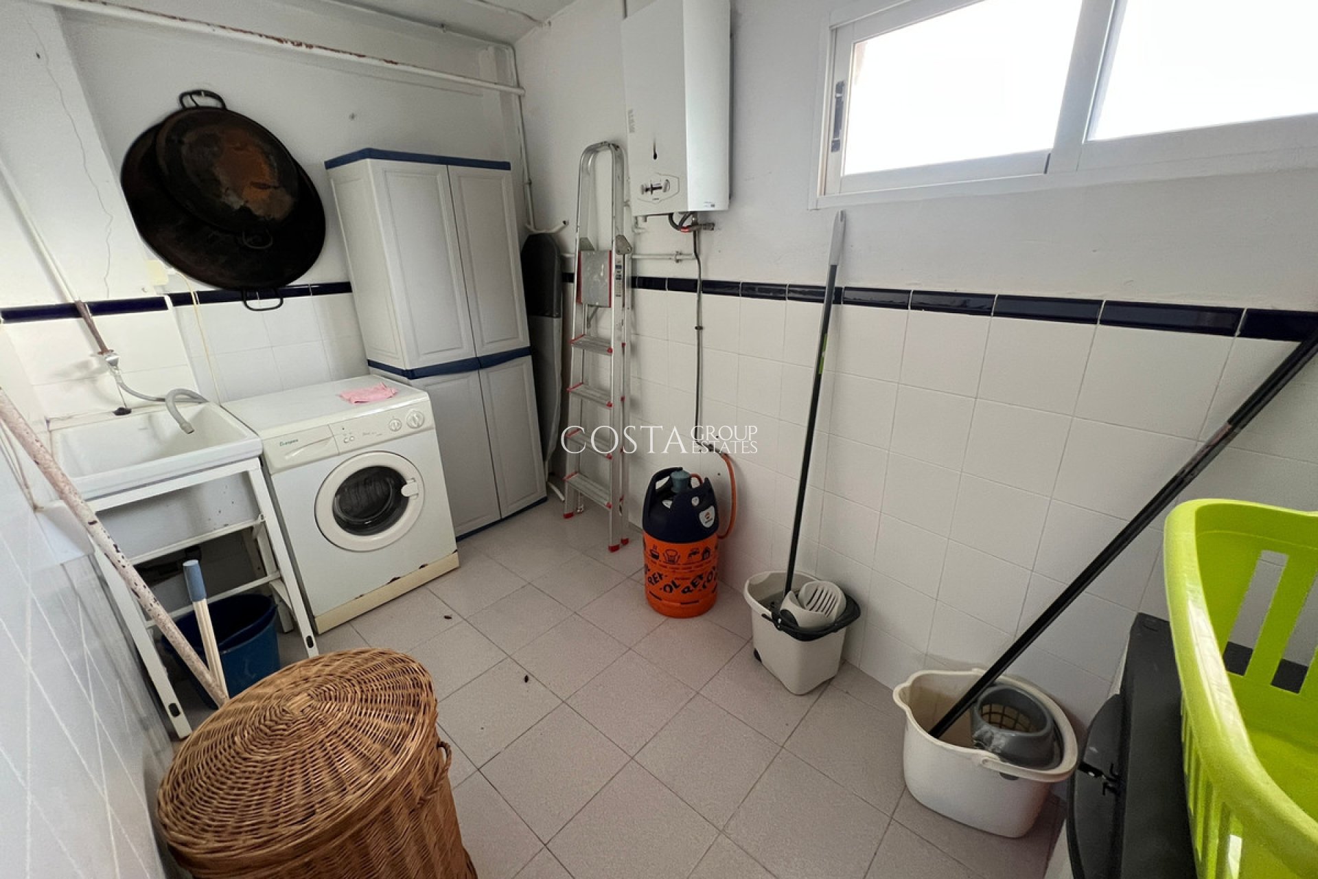 Resale - Villa -
Guardamar del Segura - Guardamar del Segura Centro