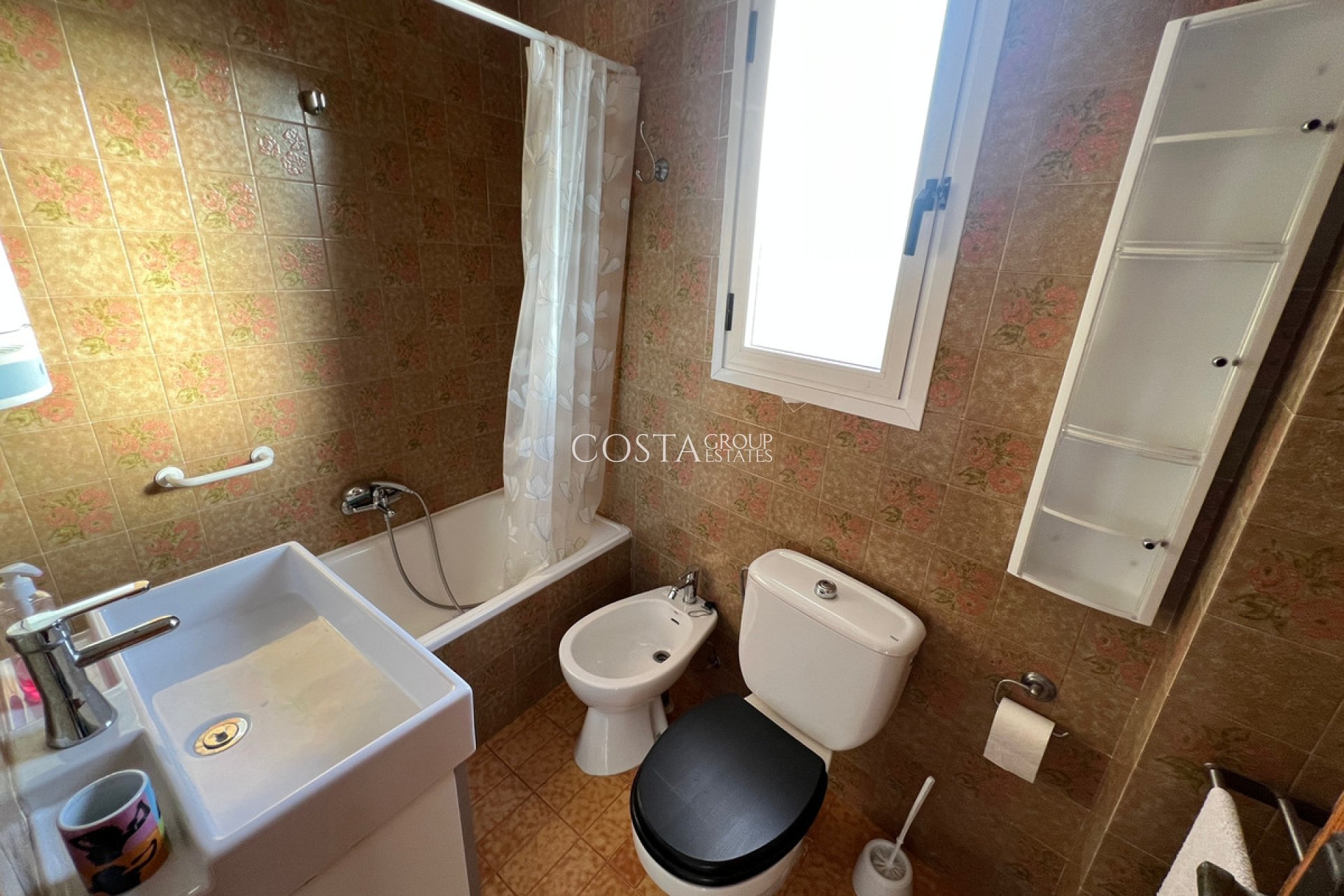 Resale - Villa -
Guardamar del Segura - Guardamar del Segura Centro