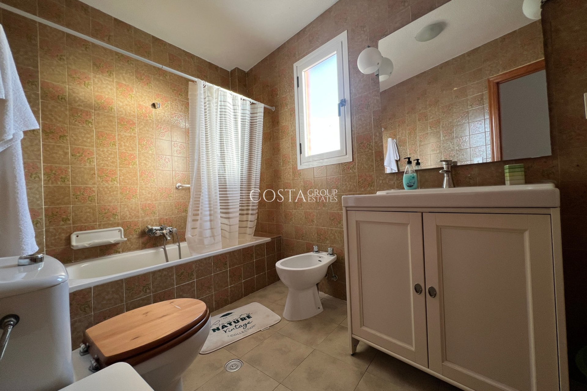 Resale - Villa -
Guardamar del Segura - Guardamar del Segura Centro