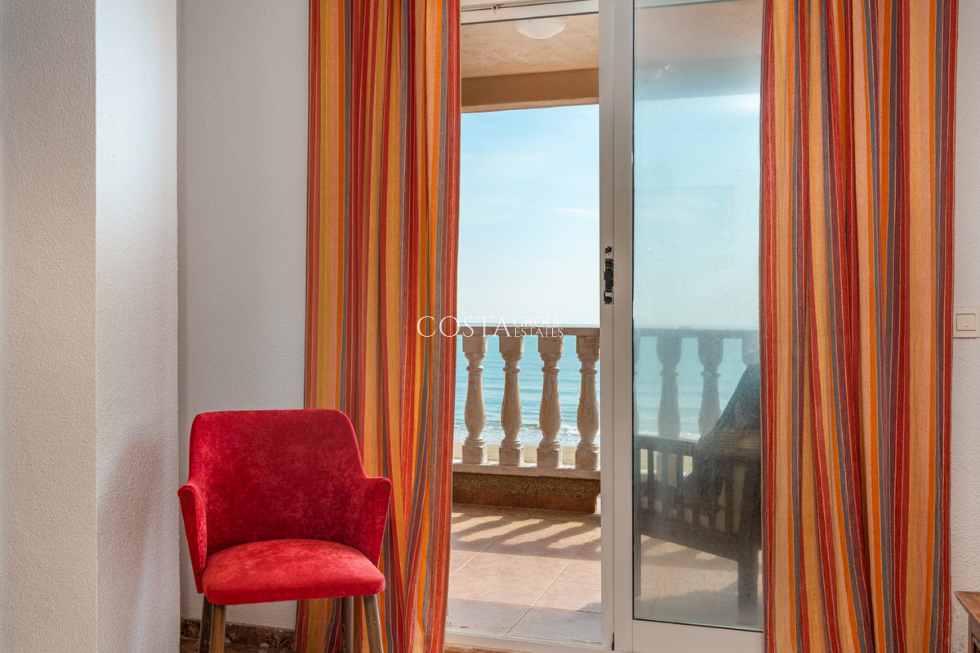 Resale - Villa -
Guardamar del Segura - Guardamar del Segura Centro