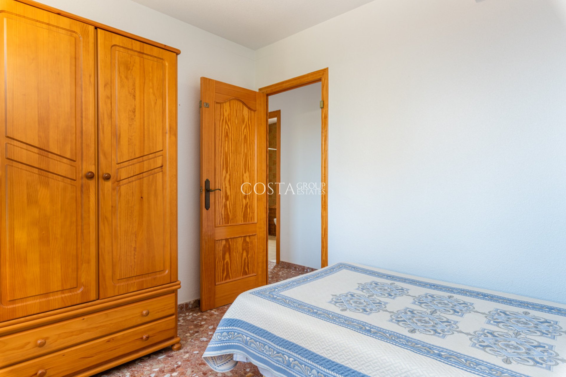 Resale - Villa -
Guardamar del Segura - Guardamar del Segura Centro