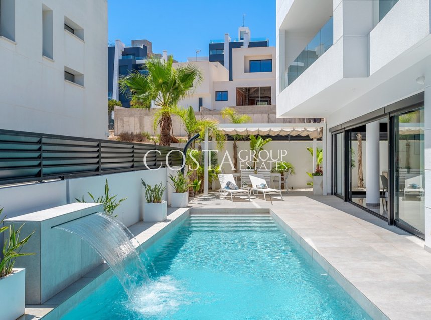 Resale - Villa -
Guardamar del Segura - Guardamar del Segura Centro