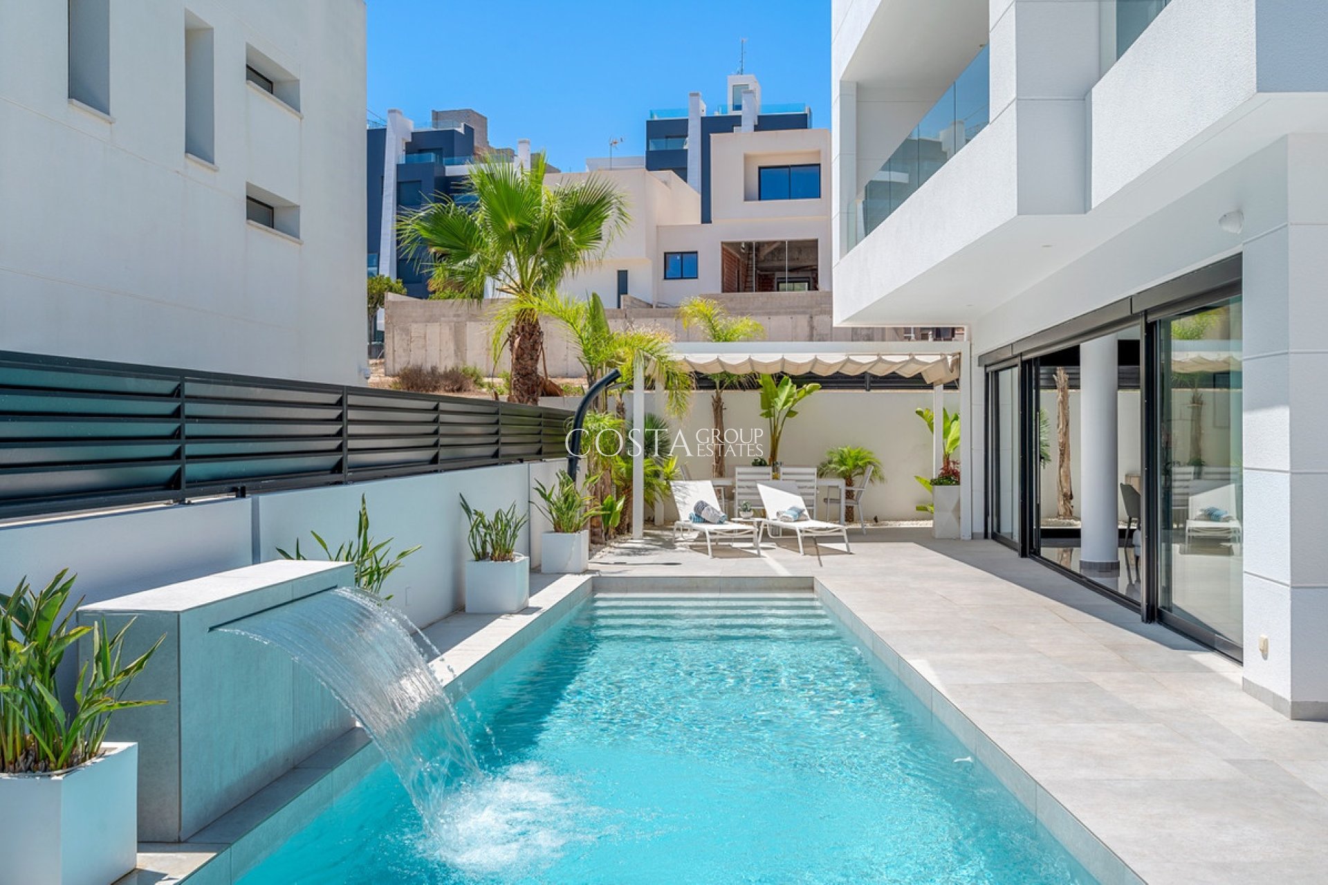 Resale - Villa -
Guardamar del Segura - Guardamar del Segura Centro