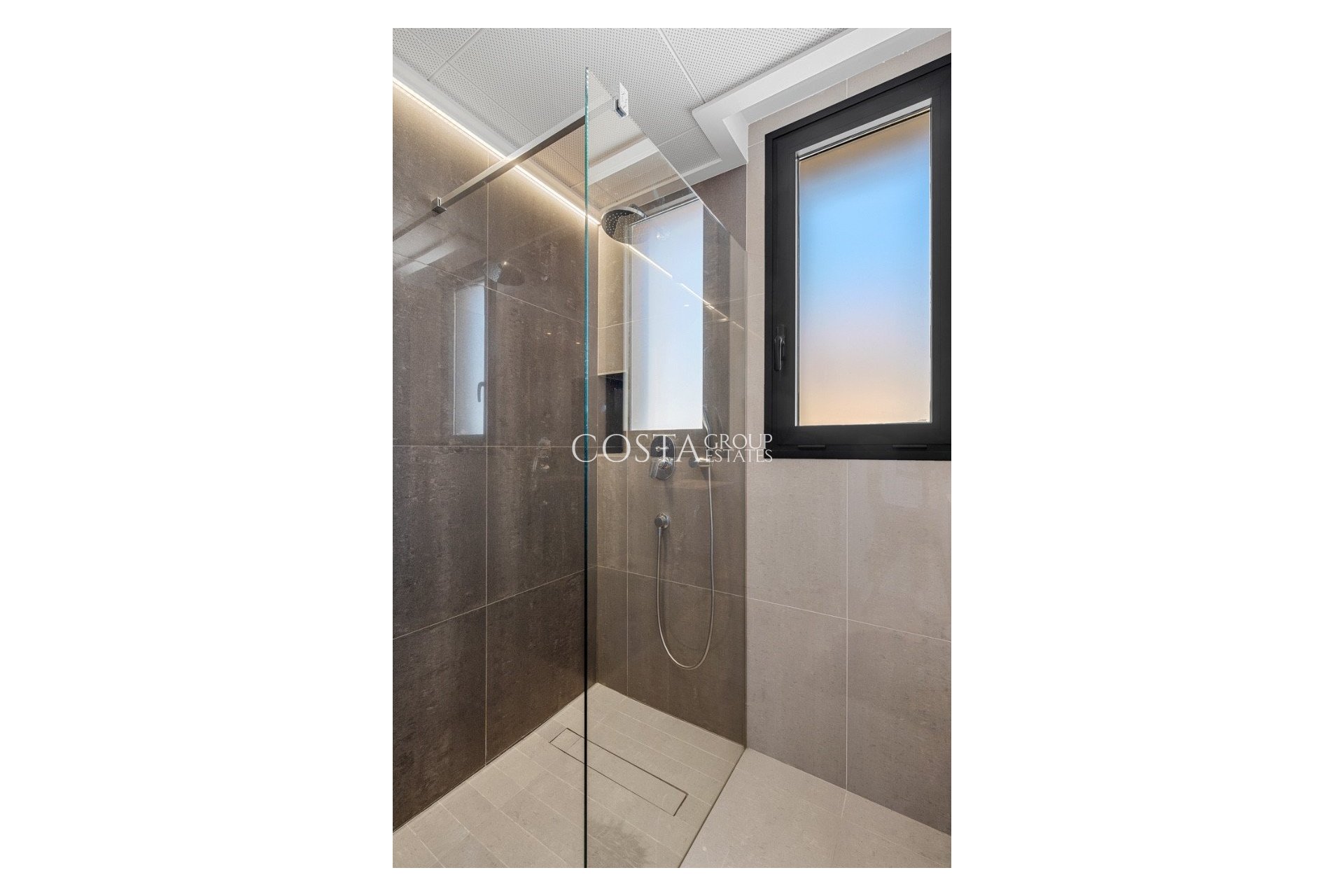 Resale - Villa -
Guardamar del Segura - Guardamar del Segura Centro