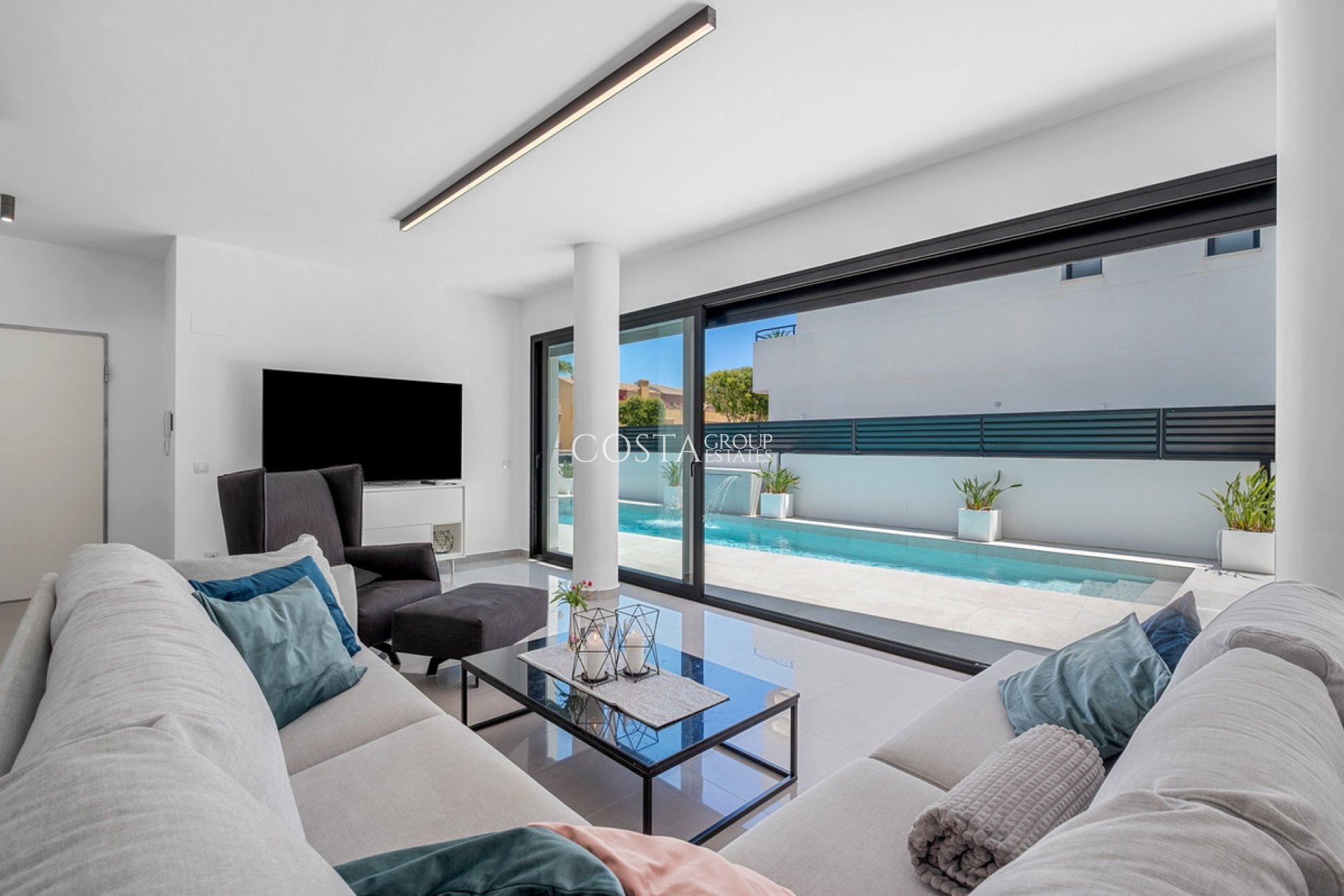 Resale - Villa -
Guardamar del Segura - Guardamar del Segura Centro