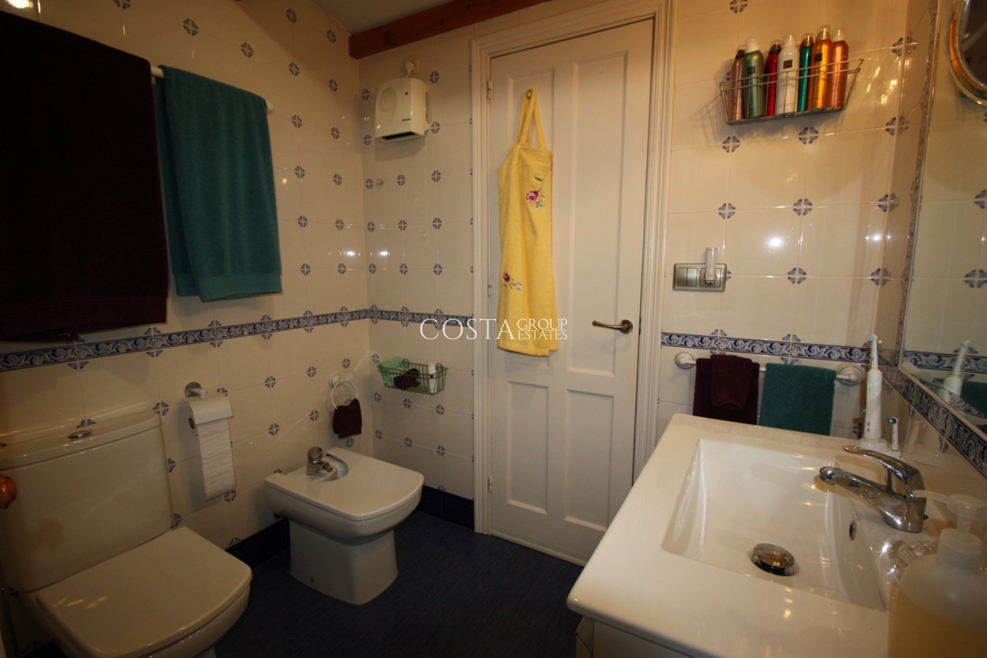 Resale - Villa -
Guardamar del Segura - Guardamar del Segura Centro