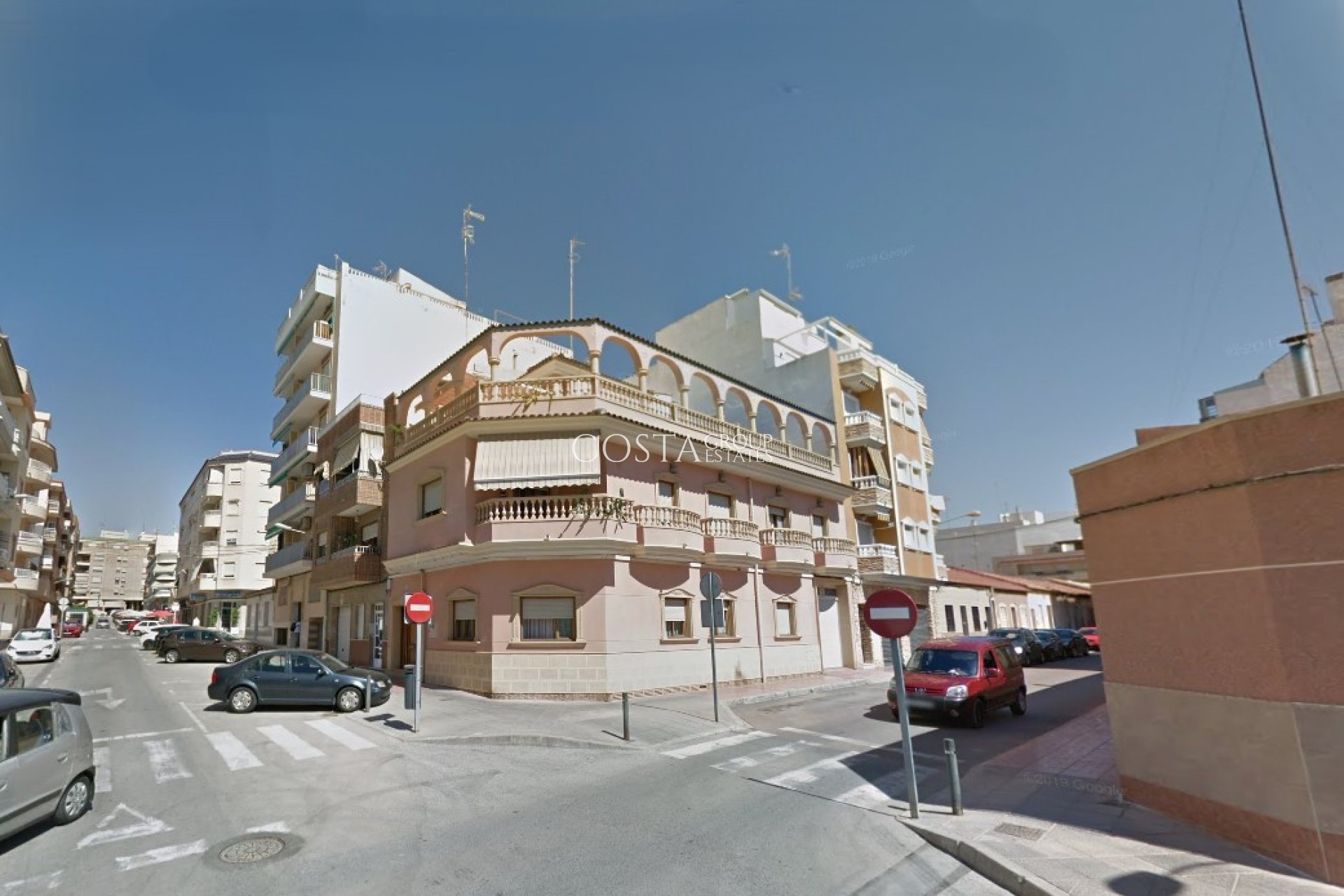 Resale - Villa -
Guardamar del Segura - Guardamar del Segura Centro