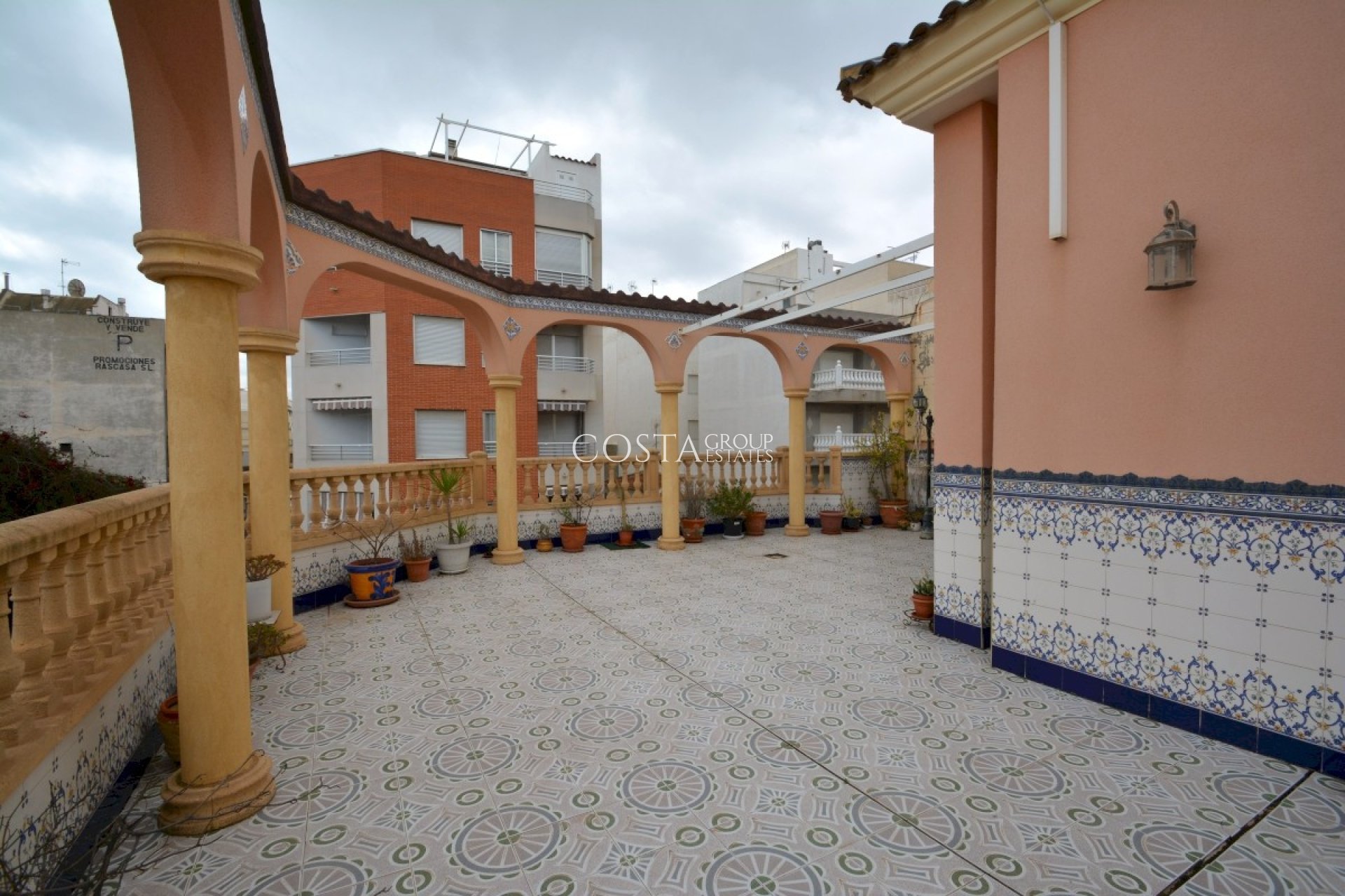 Resale - Villa -
Guardamar del Segura - Guardamar del Segura Centro