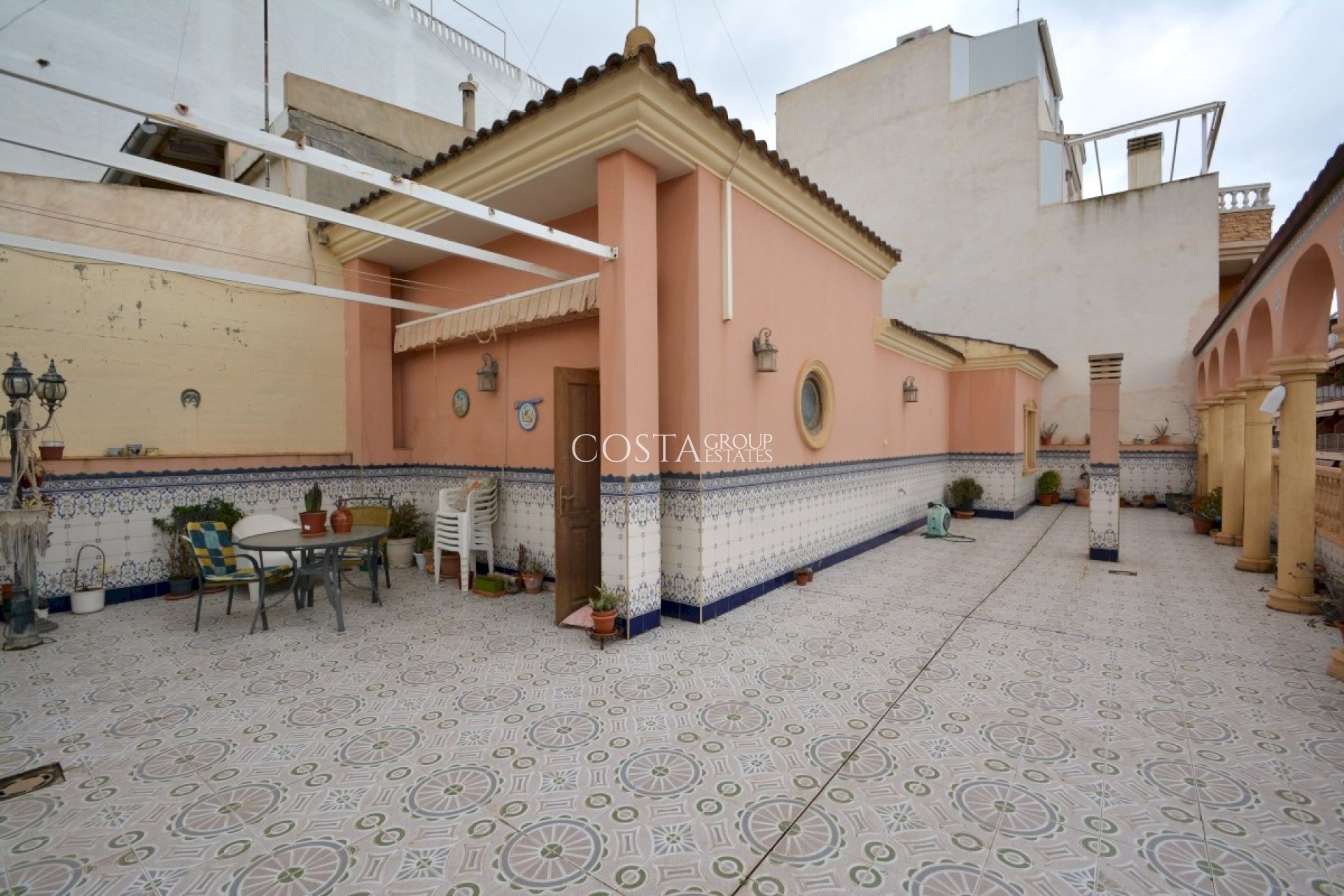 Resale - Villa -
Guardamar del Segura - Guardamar del Segura Centro