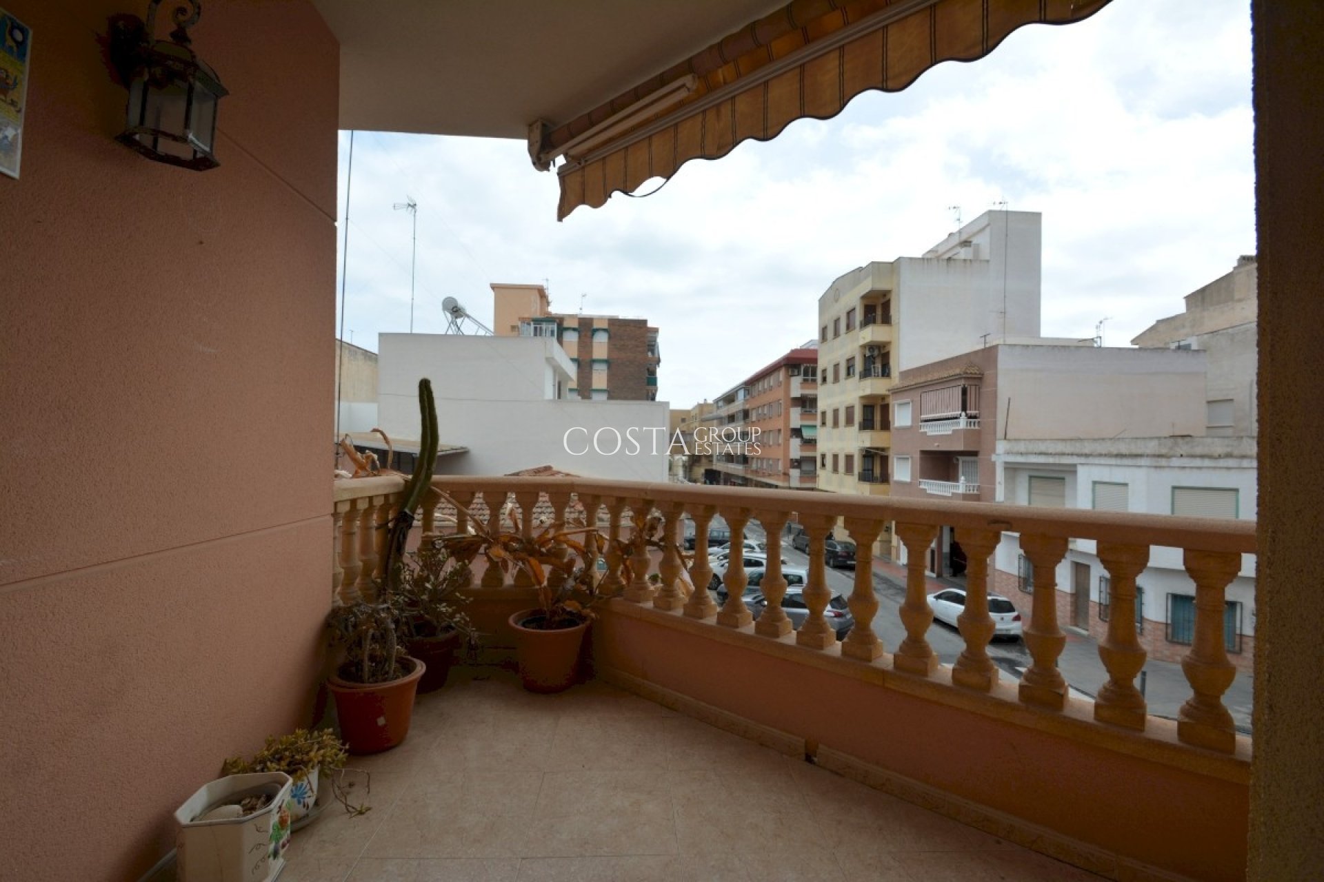 Resale - Villa -
Guardamar del Segura - Guardamar del Segura Centro