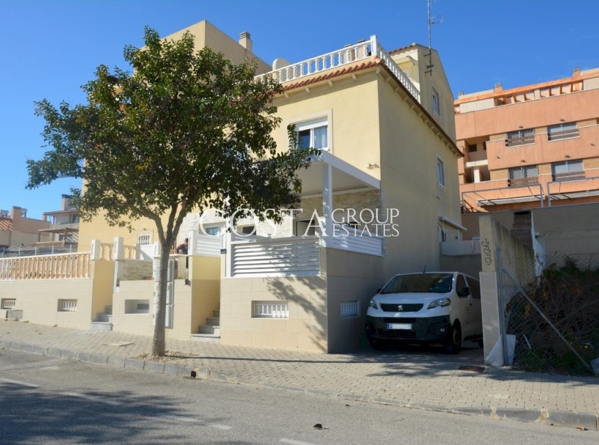 Resale - Villa -
Guardamar del Segura - Guardamar del Segura Centro