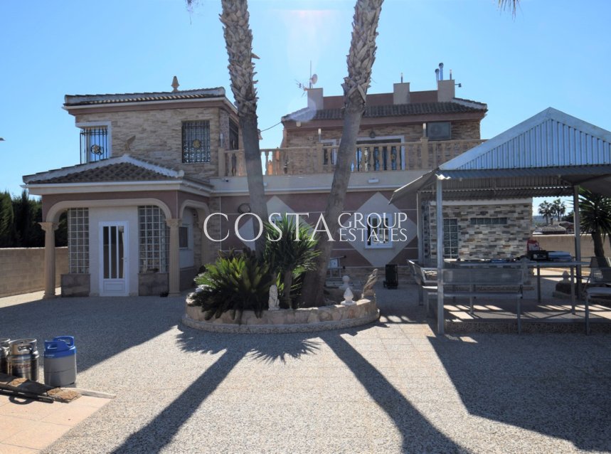 Resale - Villa -
Guardamar del Segura - Guardamar del Segura Centro