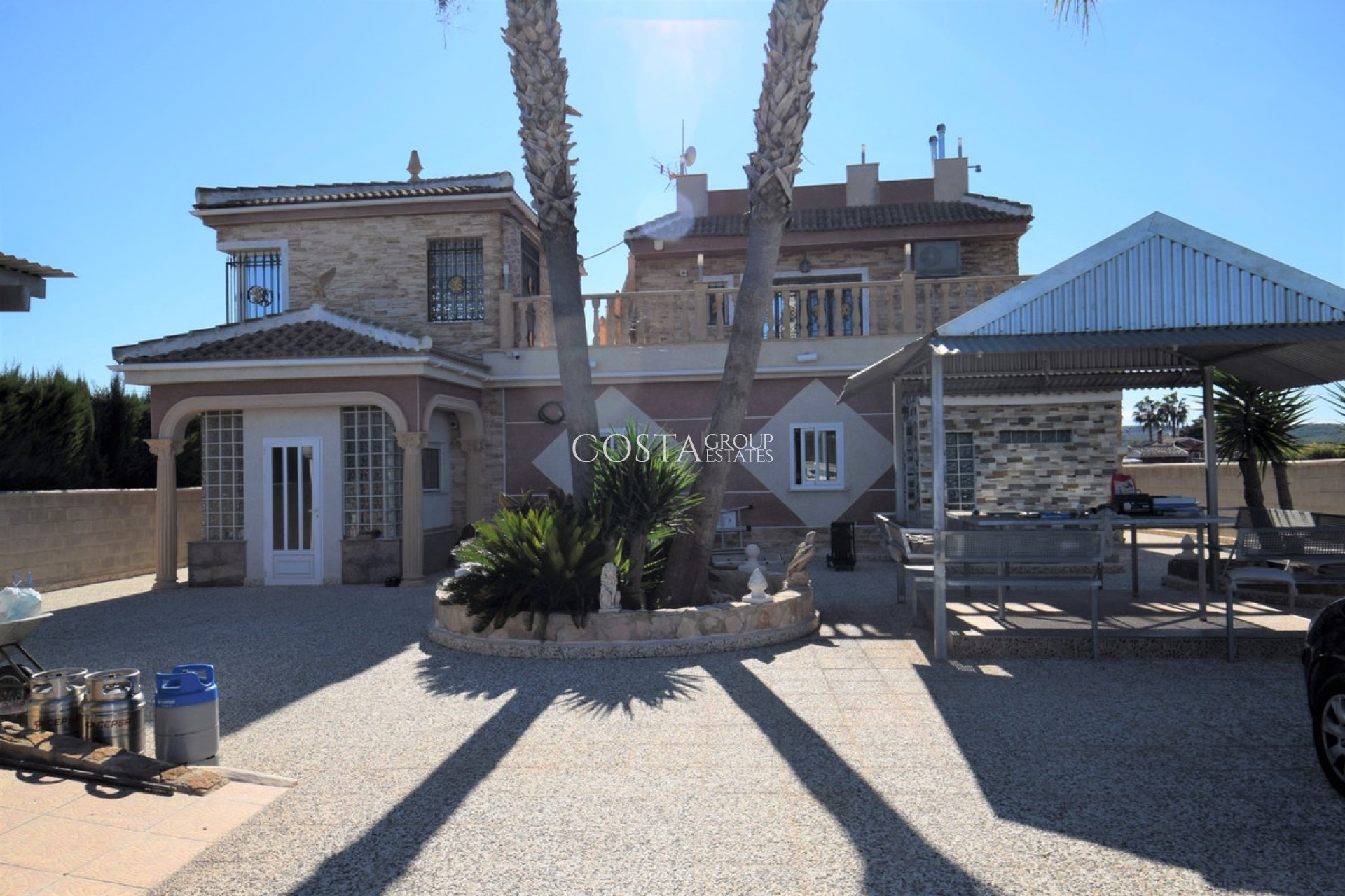 Resale - Villa -
Guardamar del Segura - Guardamar del Segura Centro