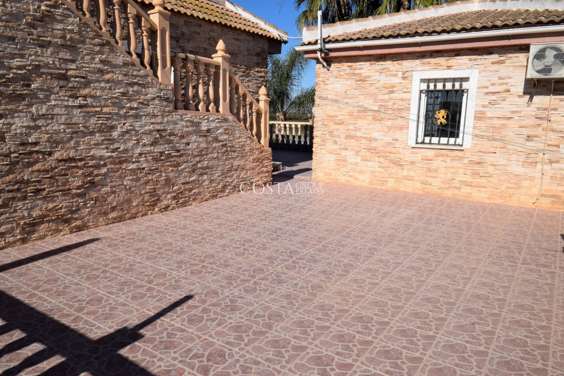Resale - Villa -
Guardamar del Segura - Guardamar del Segura Centro