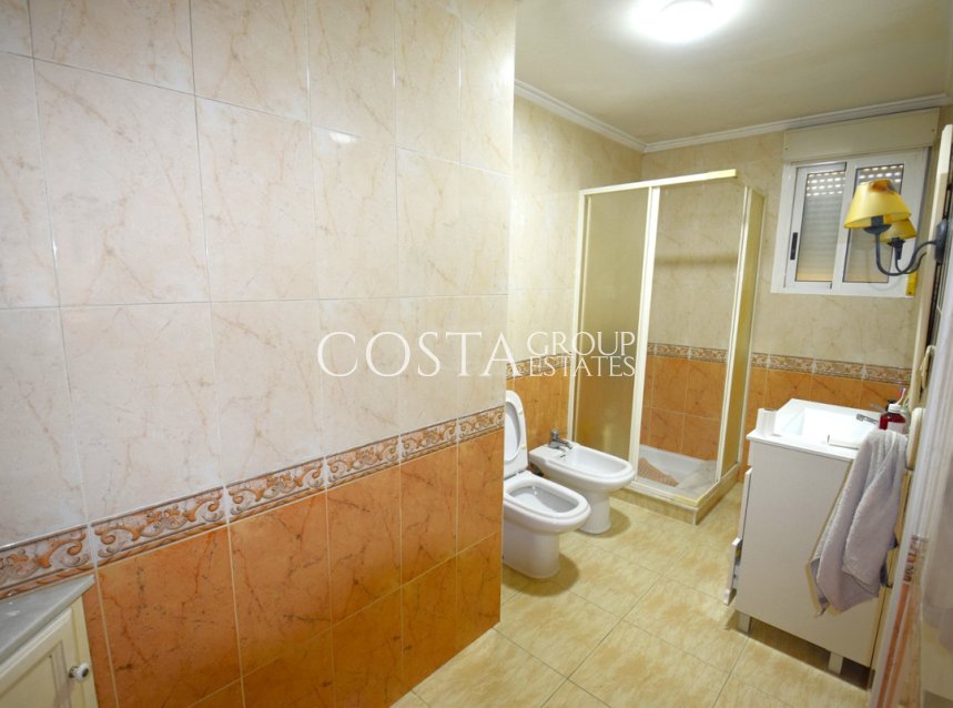 Resale - Villa -
Guardamar del Segura - Guardamar del Segura Centro