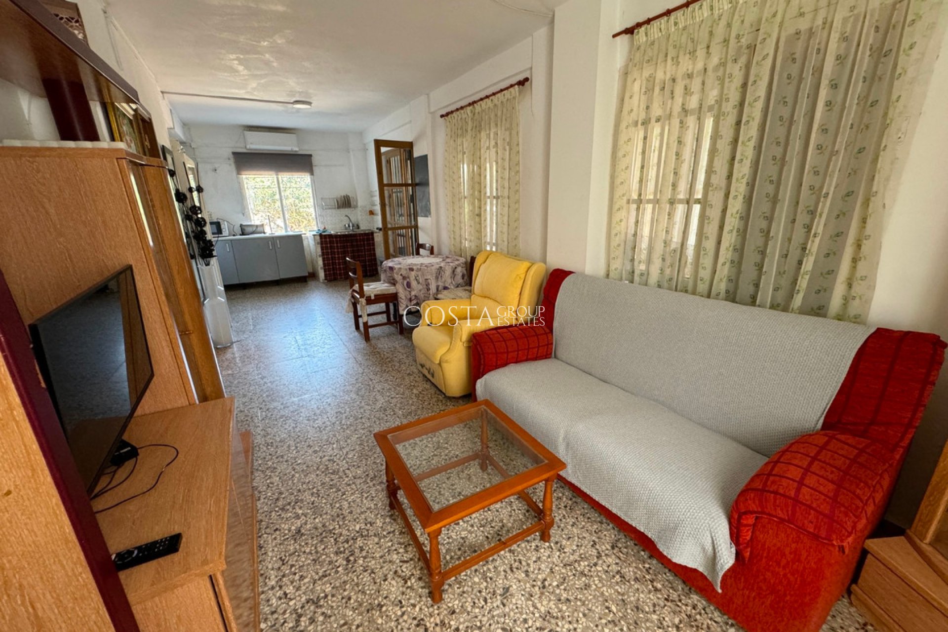 Resale - Villa -
Guardamar del Segura - Guardamar del Segura Centro