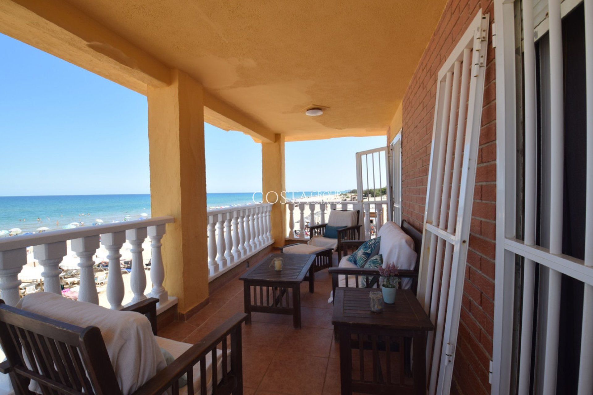 Resale - Villa -
Guardamar del Segura - Guardamar del Segura Centro