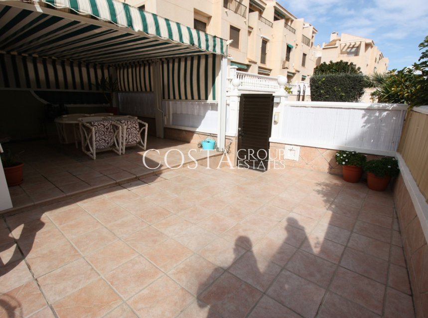 Resale - Villa -
Guardamar del Segura - Guardamar del Segura Centro