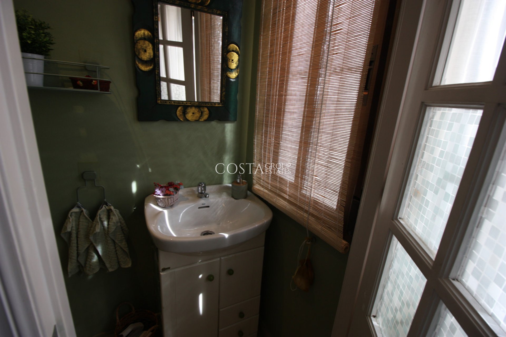 Resale - Villa -
Guardamar del Segura - Guardamar del Segura Centro