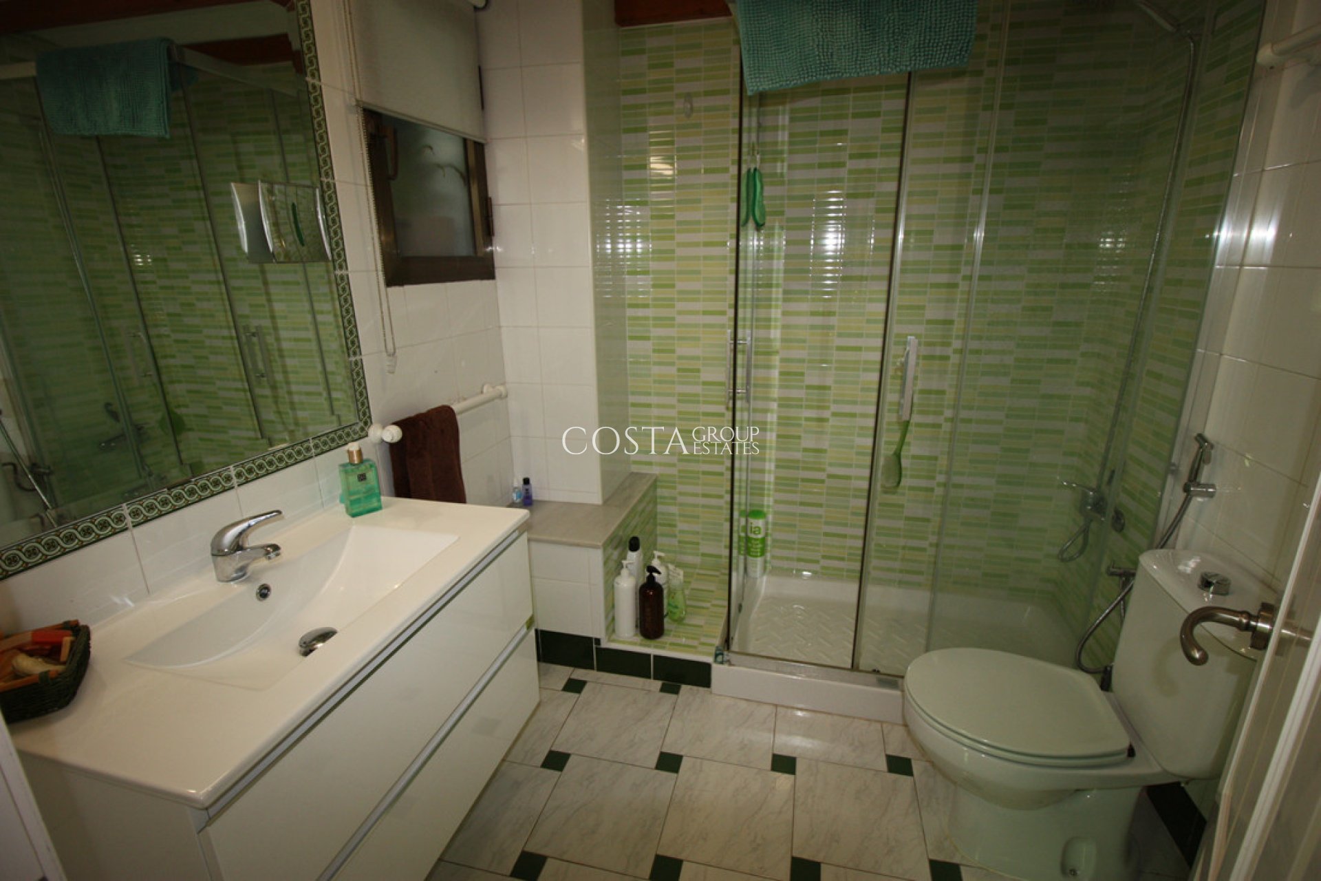 Resale - Villa -
Guardamar del Segura - Guardamar del Segura Centro