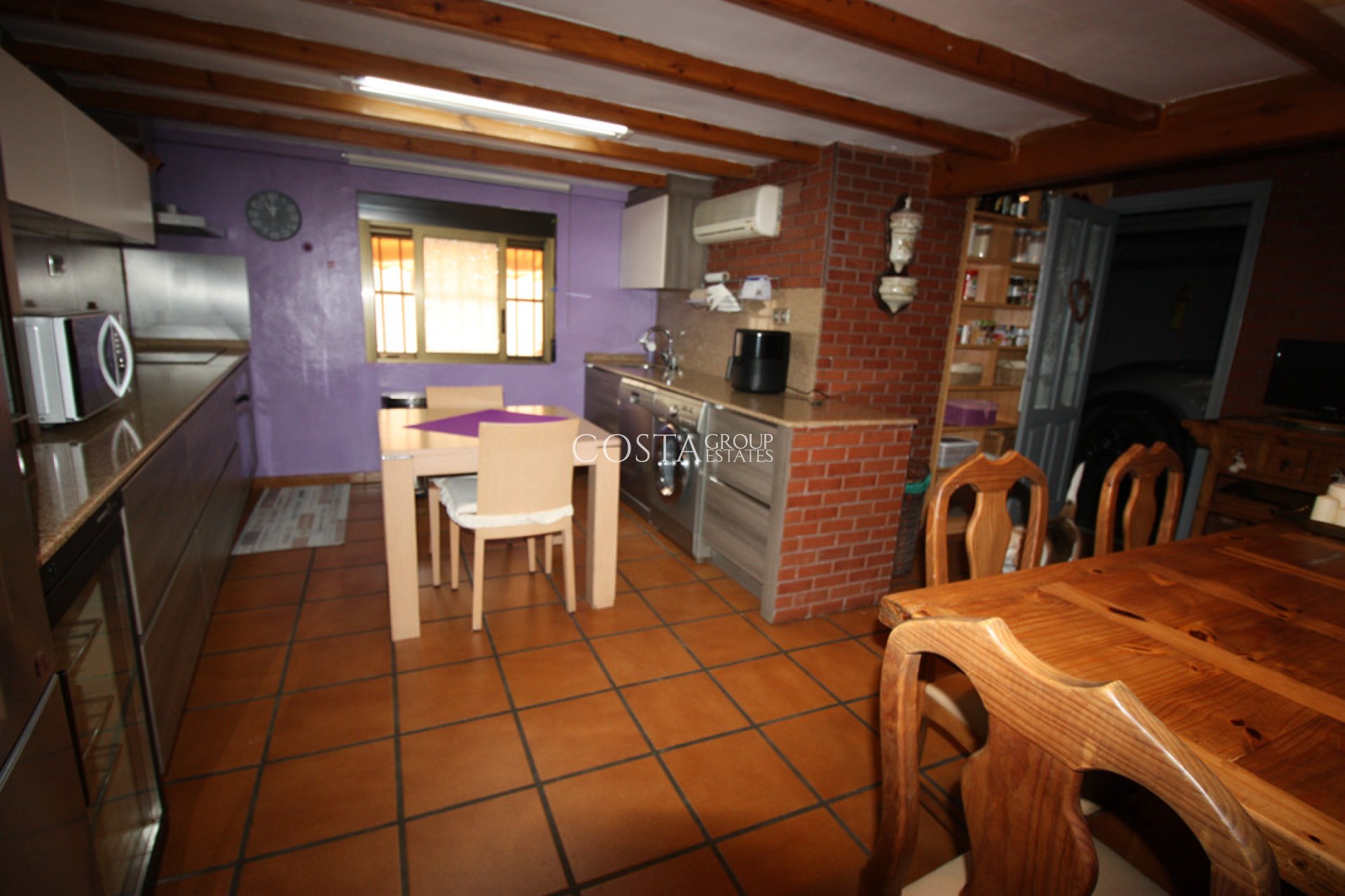 Resale - Villa -
Guardamar del Segura - Guardamar del Segura Centro