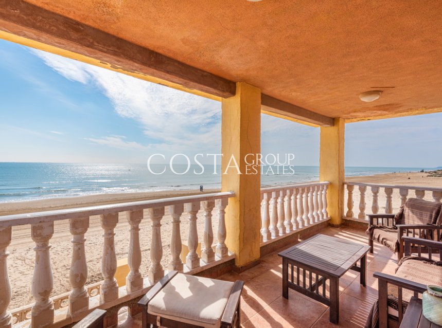 Resale - Villa -
Guardamar del Segura - Guardamar del Segura Centro