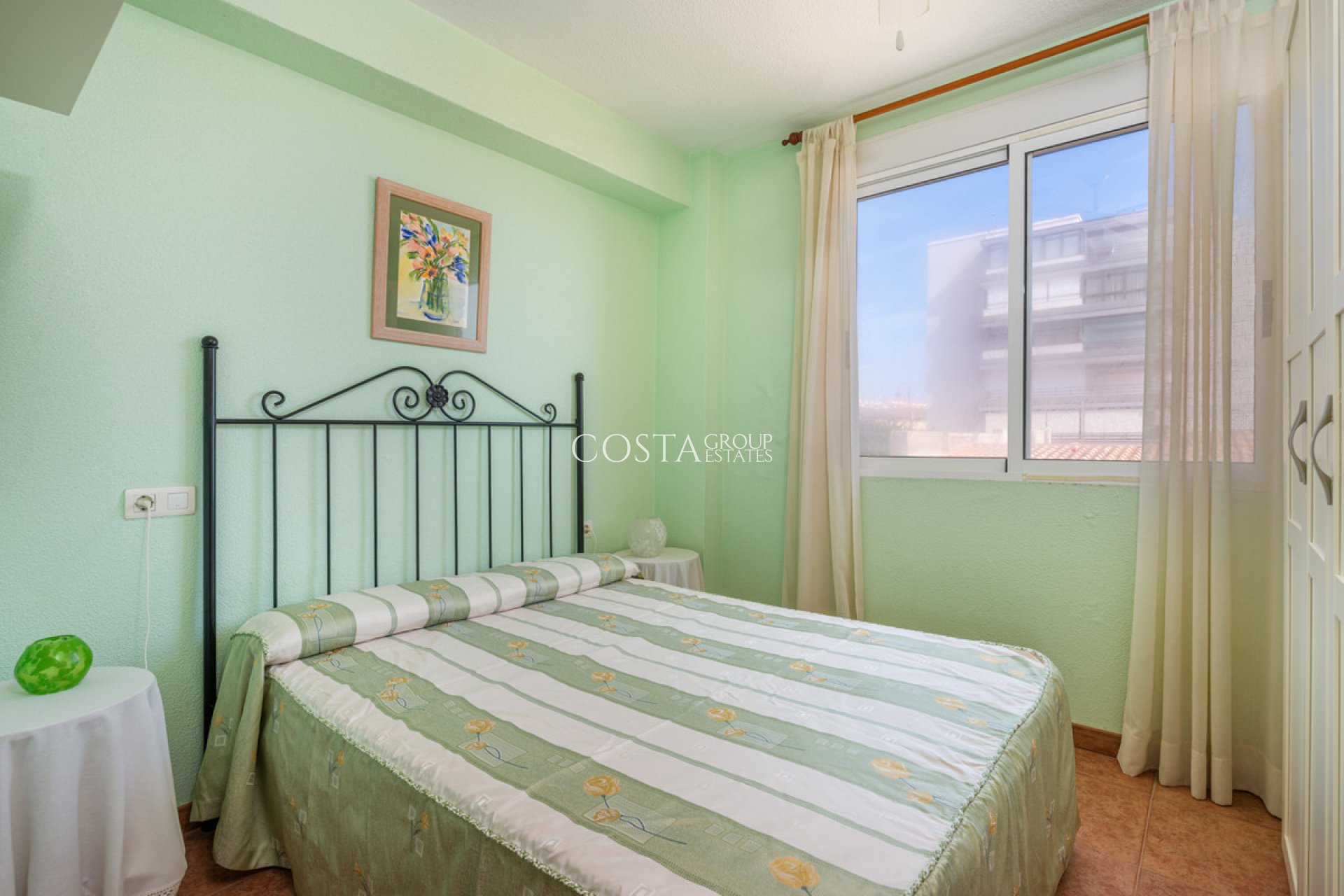 Resale - Villa -
Guardamar del Segura - Guardamar del Segura Centro