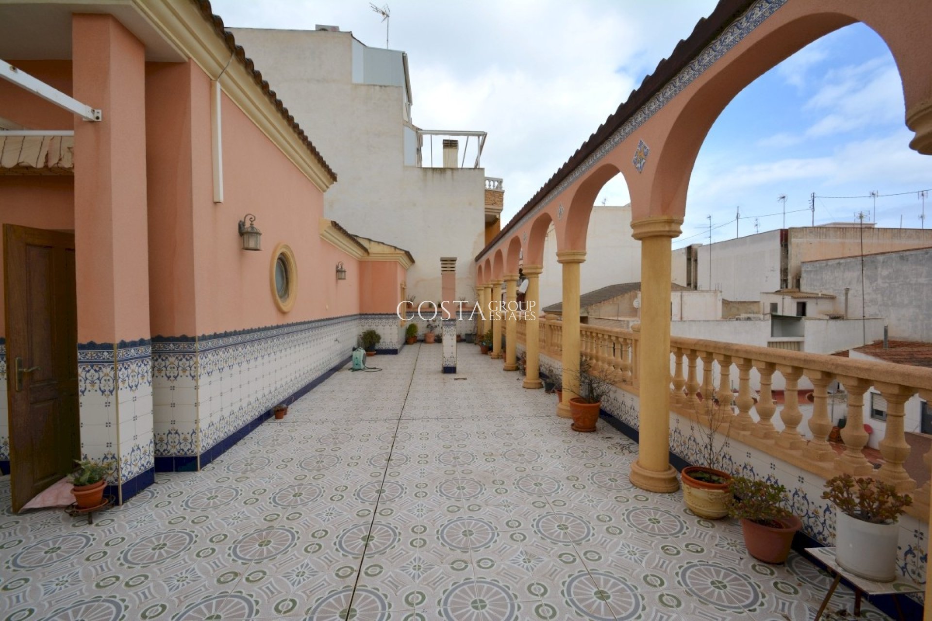 Resale - Villa -
Guardamar del Segura - Guardamar del Segura Centro