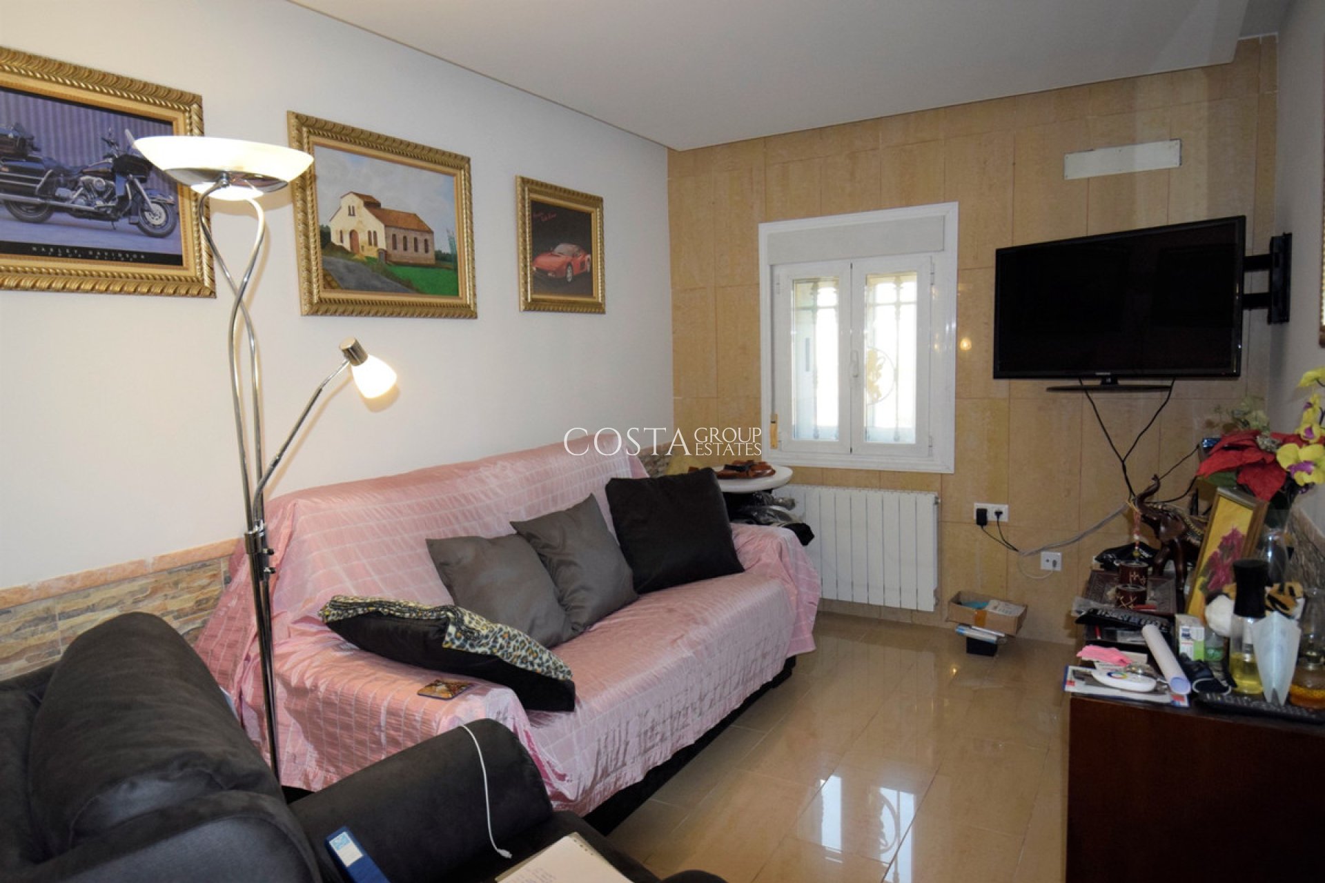 Resale - Villa -
Guardamar del Segura - Guardamar del Segura Centro