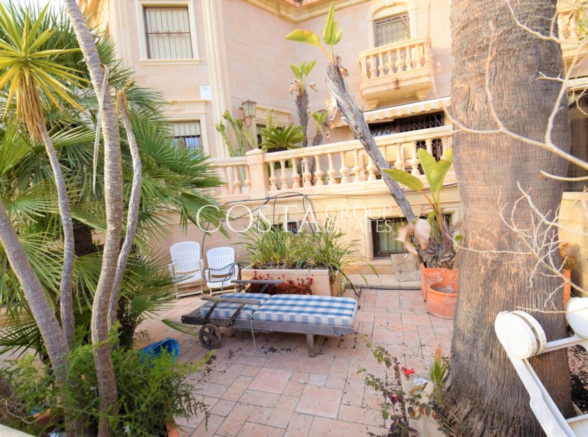 Resale - Villa -
Guardamar del Segura - Guardamar del Segura Centro