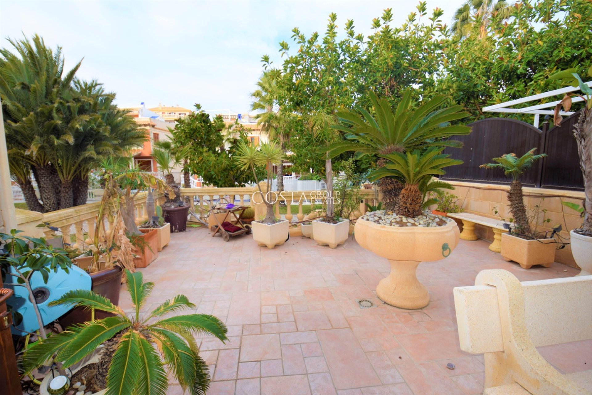 Resale - Villa -
Guardamar del Segura - Guardamar del Segura Centro